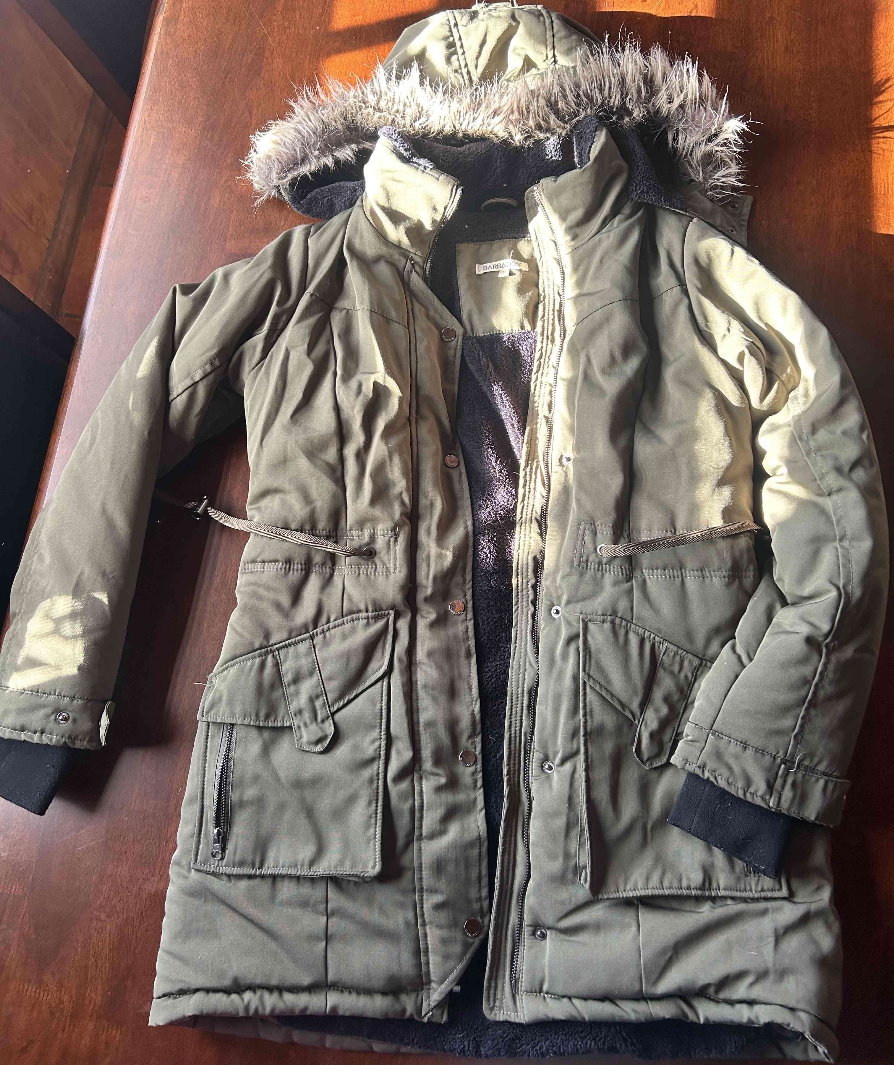 Parka verde con capucha de pelaje - miniatura 2