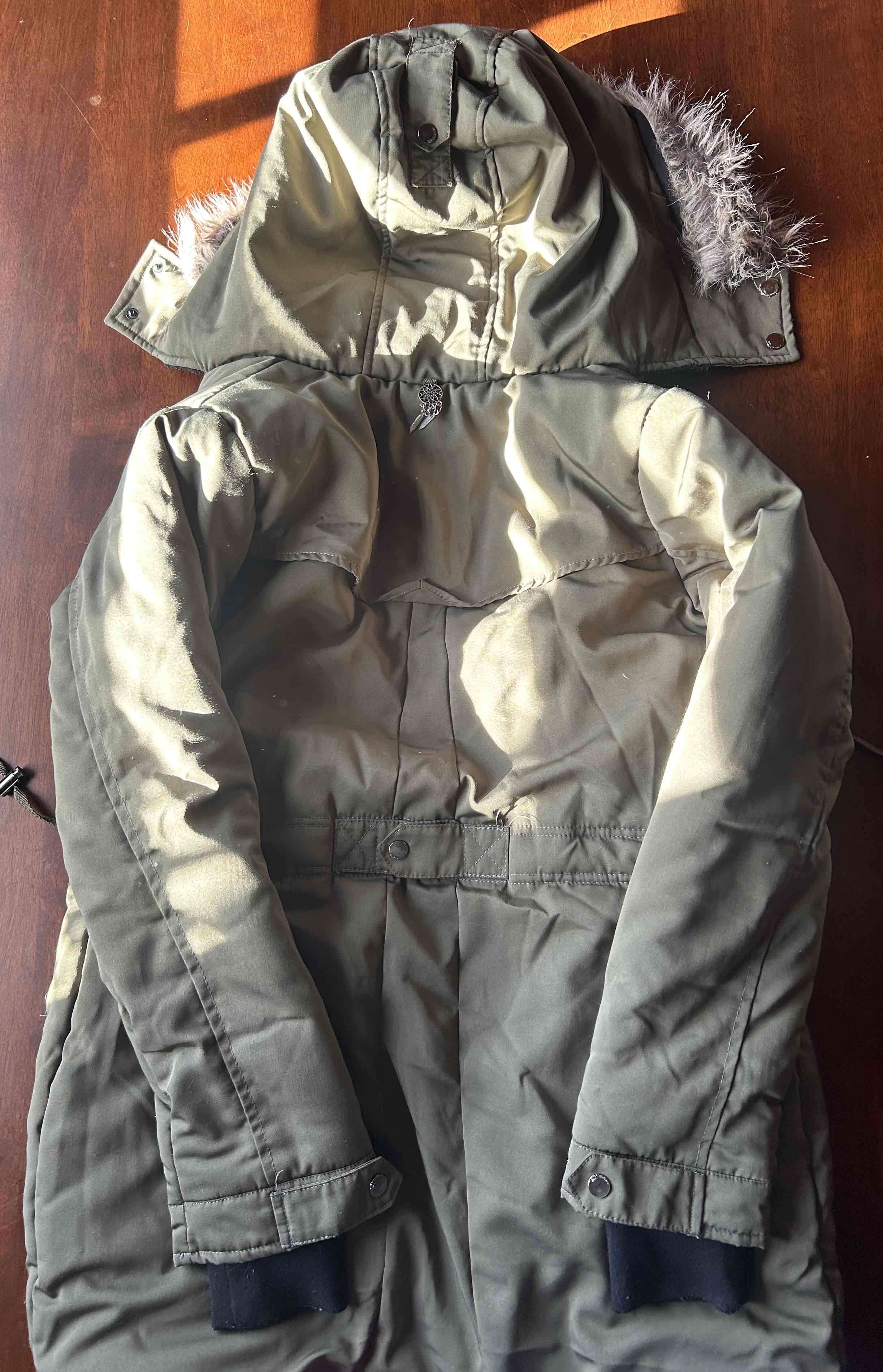 Parka verde con capucha de pelaje - miniatura 3