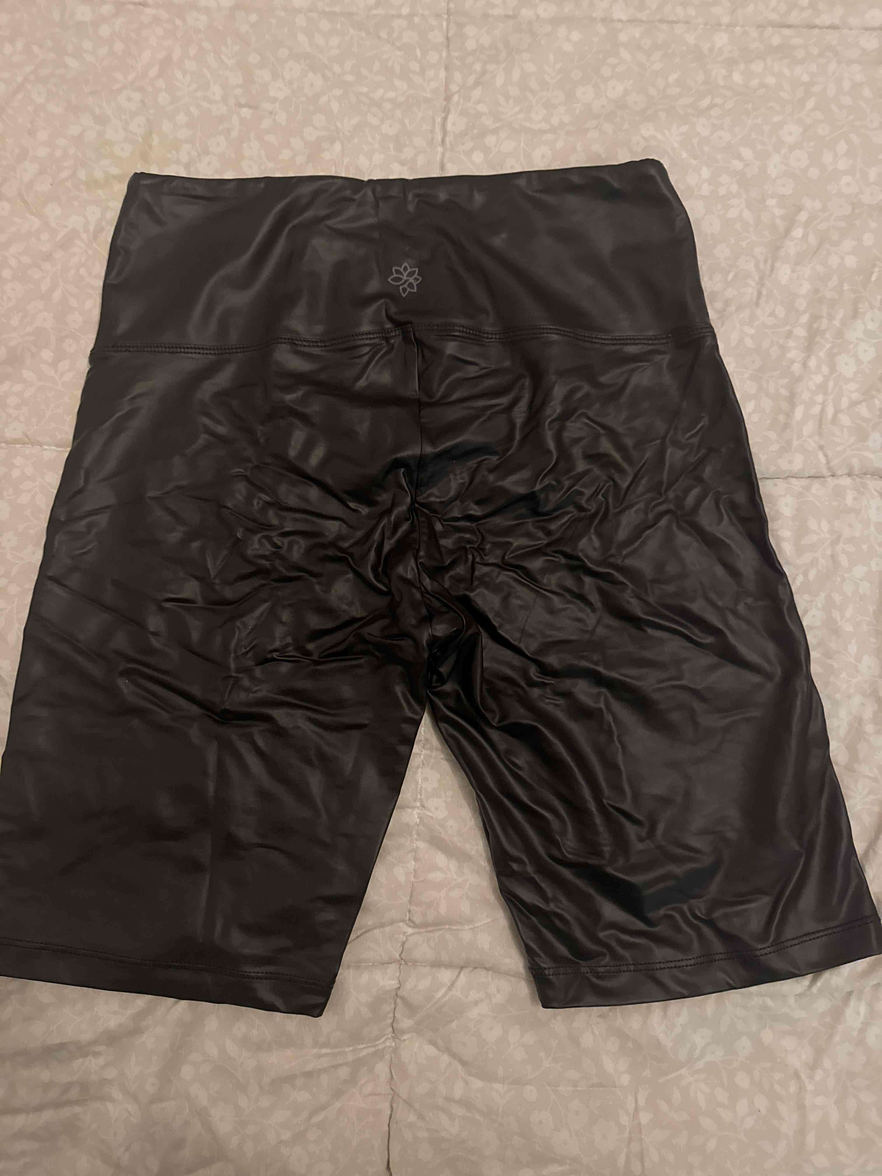Shorts de cuero negro - miniatura 4