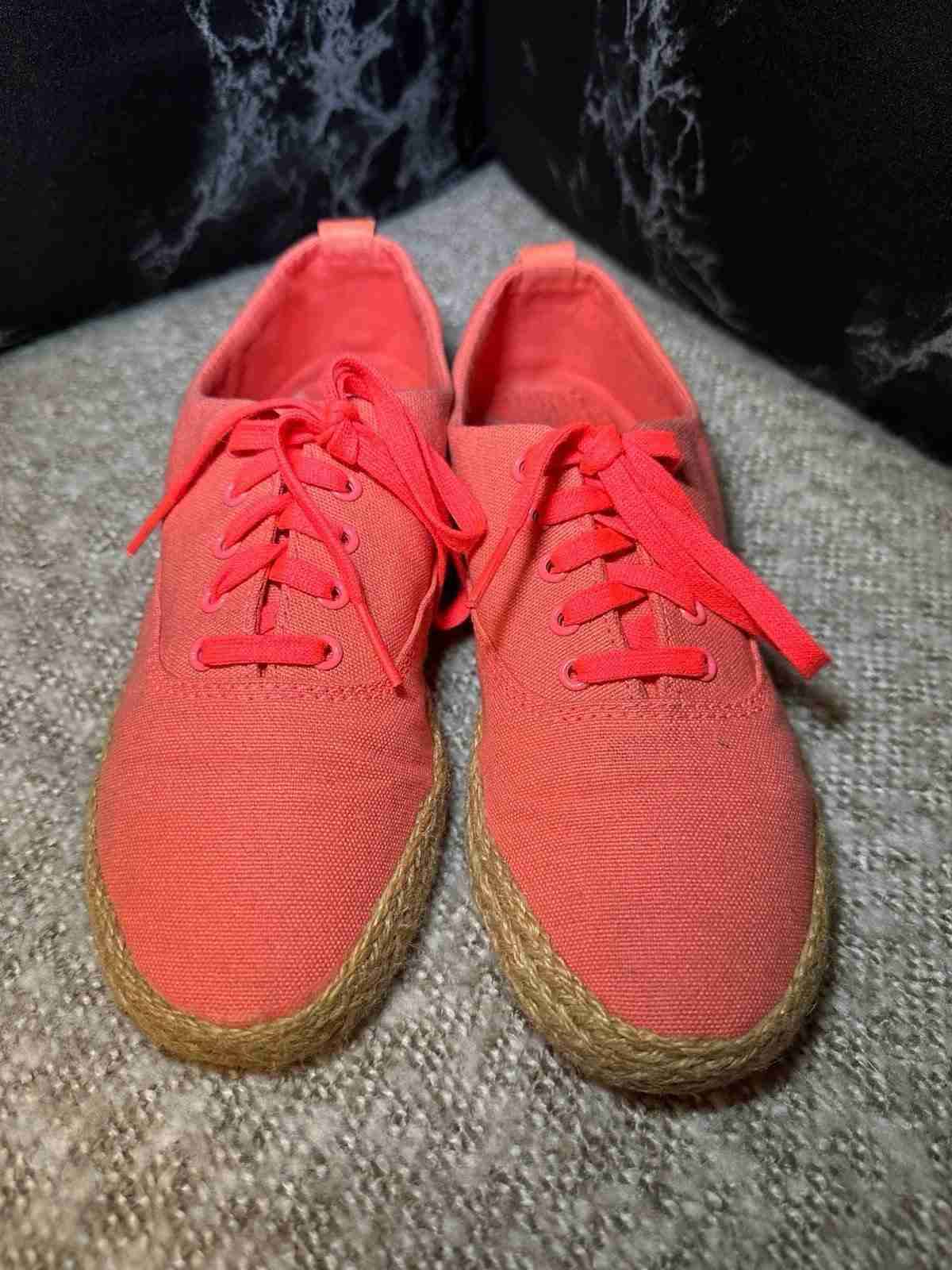 Zapatillas Adidas coral y flores deportivas - miniatura 2