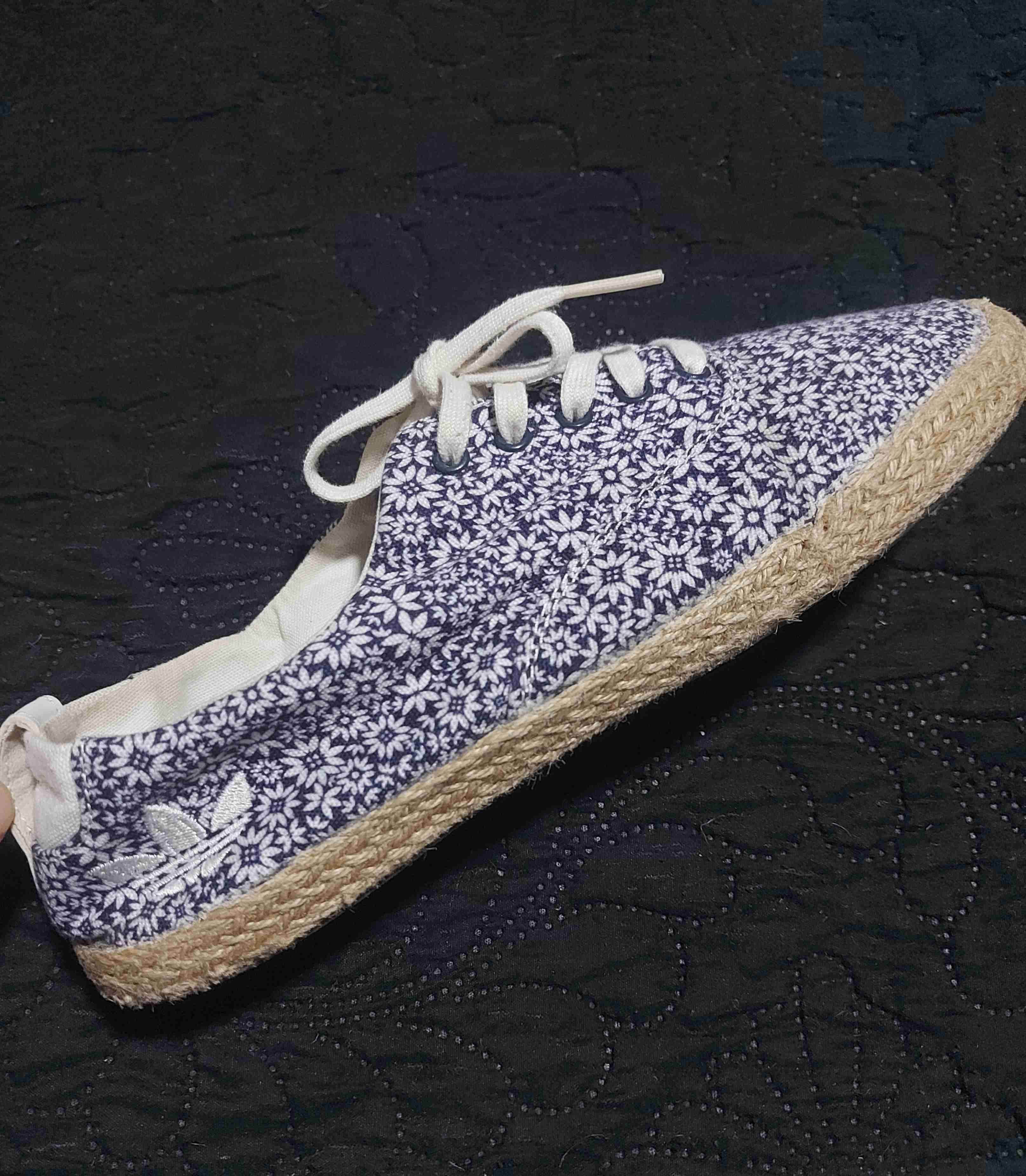 Zapatillas Adidas coral y flores deportivas - miniatura 3