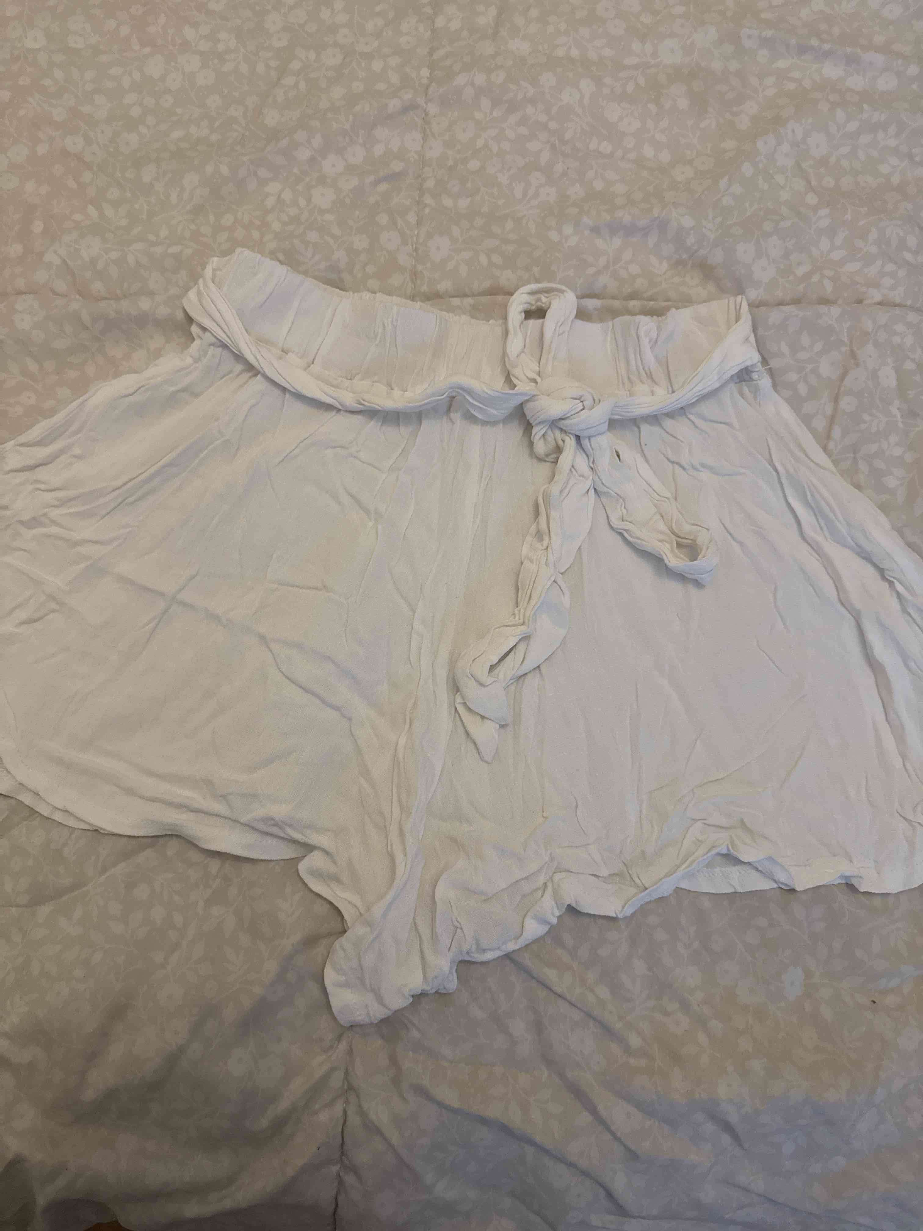 Short blanca ligero - miniatura 2