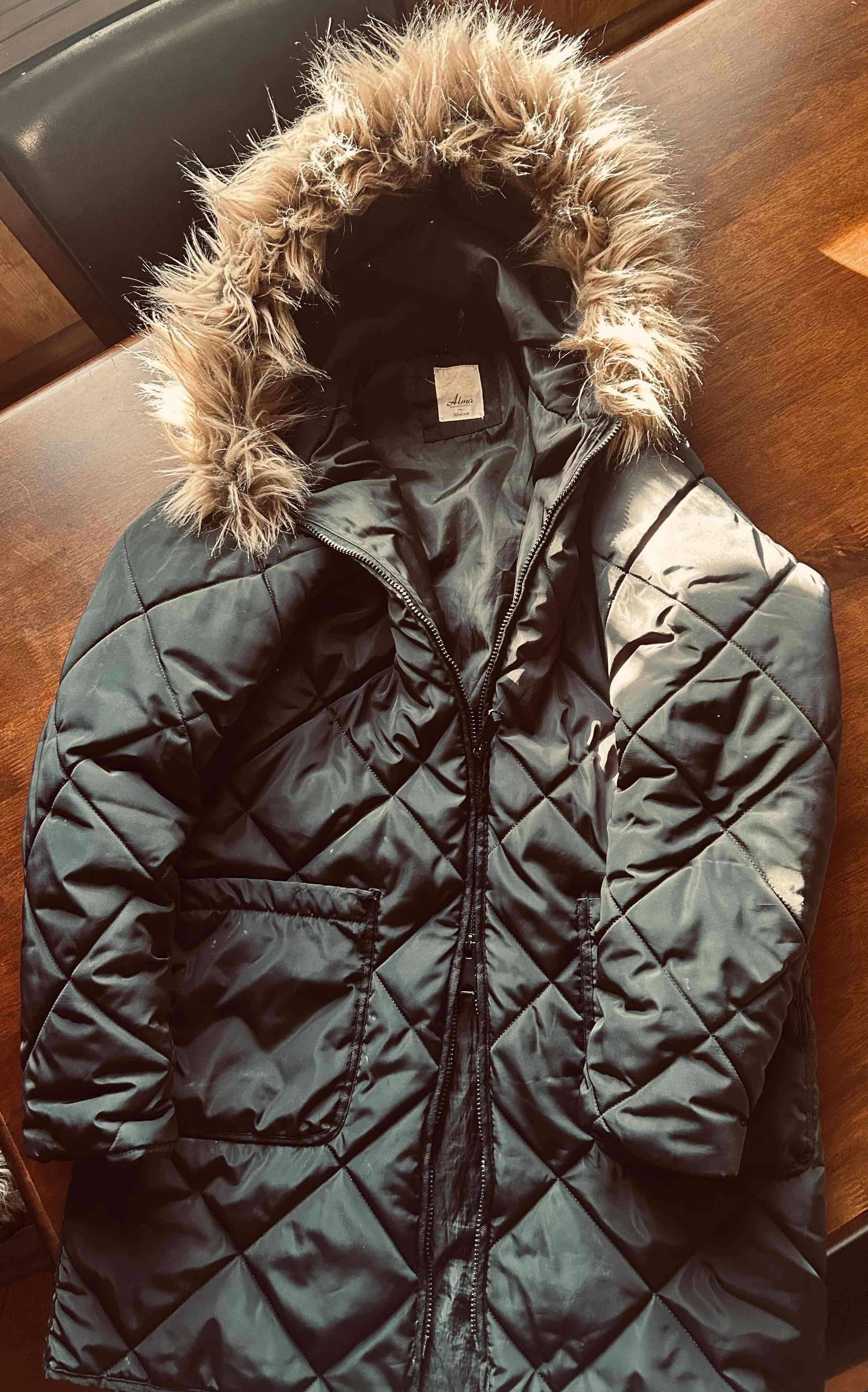 Parka negra con capucha - miniatura 2