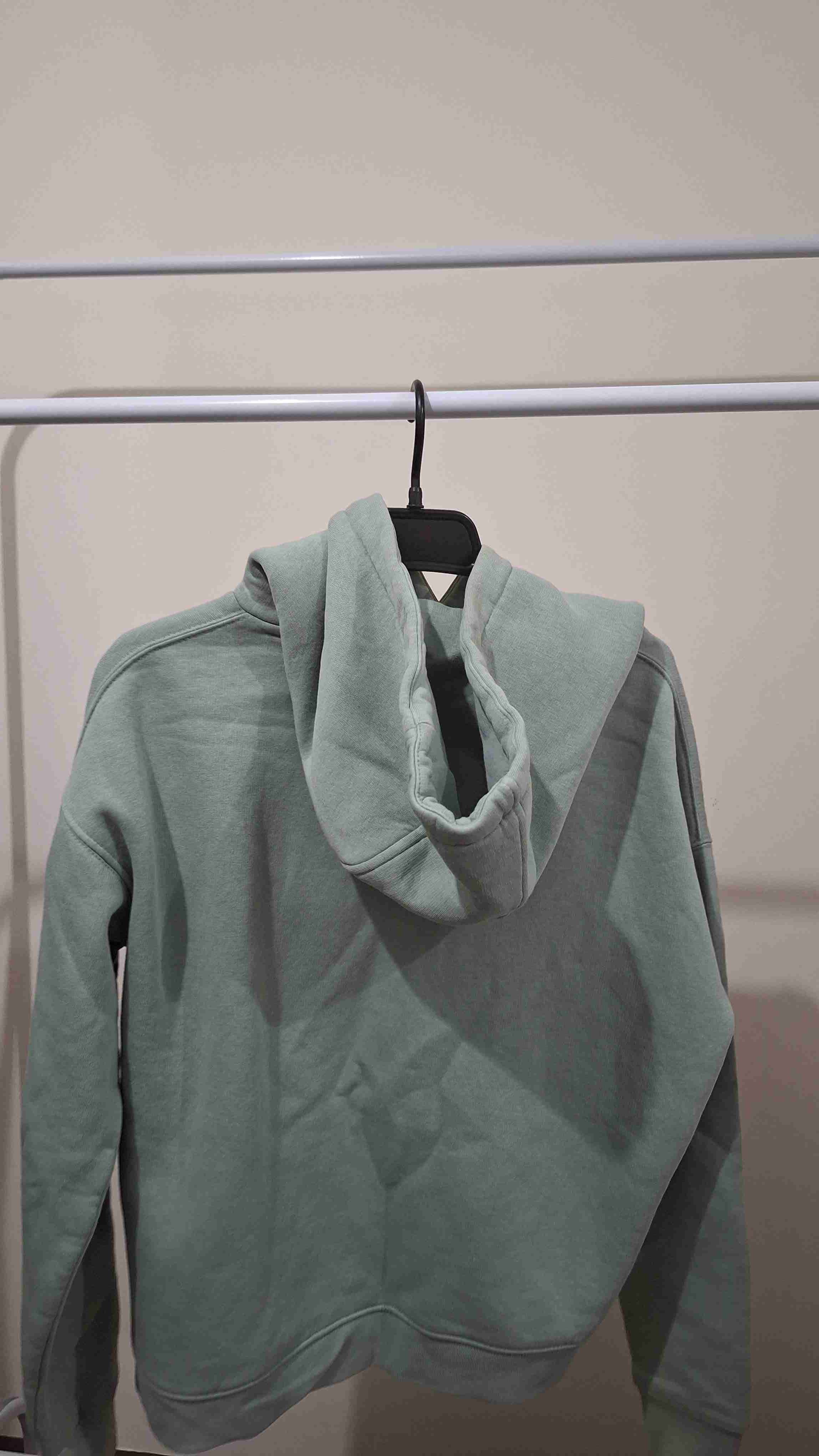 Polerón verde con capucha - miniatura 2