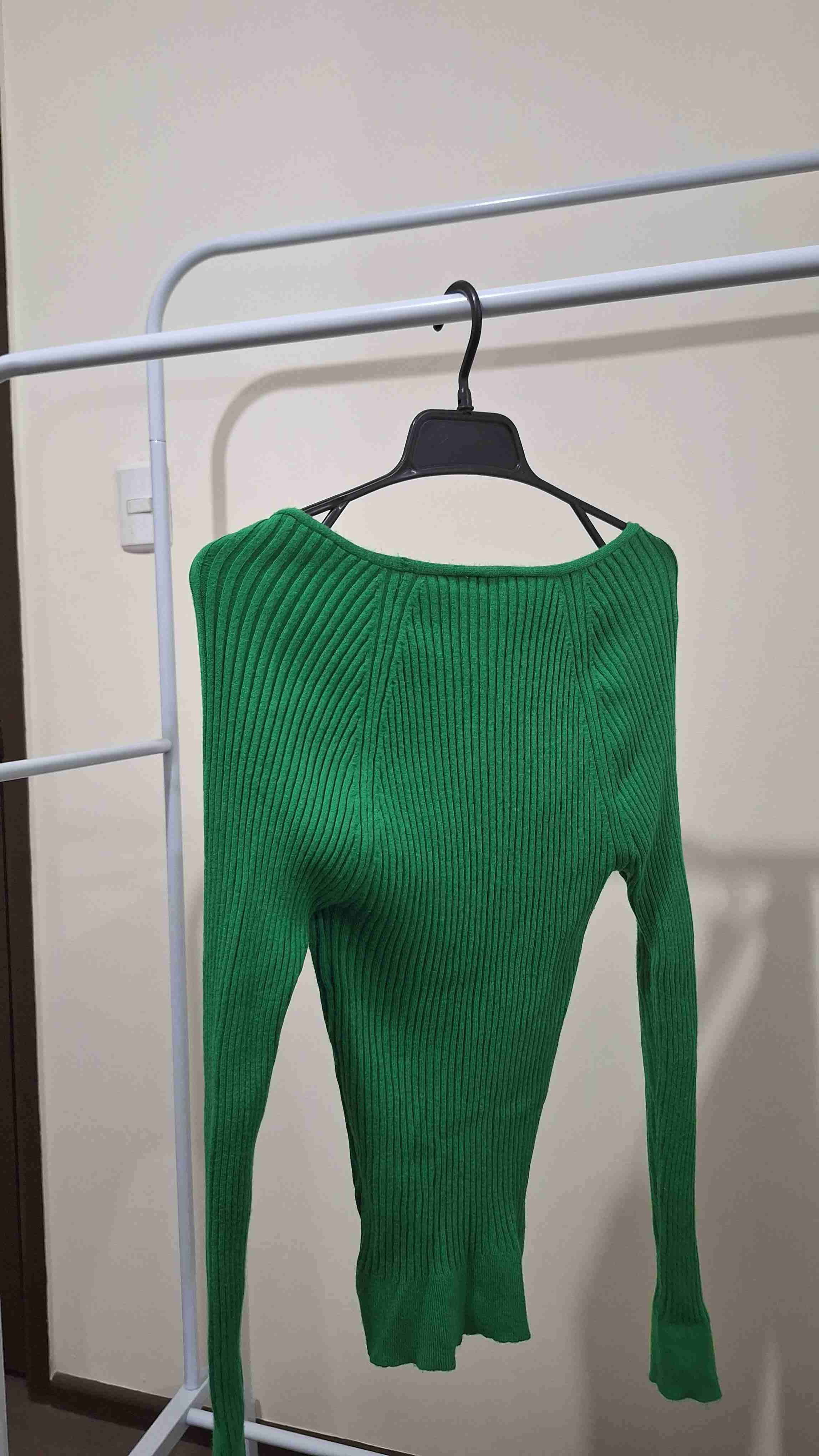 Suéter verde de punto - miniatura 2