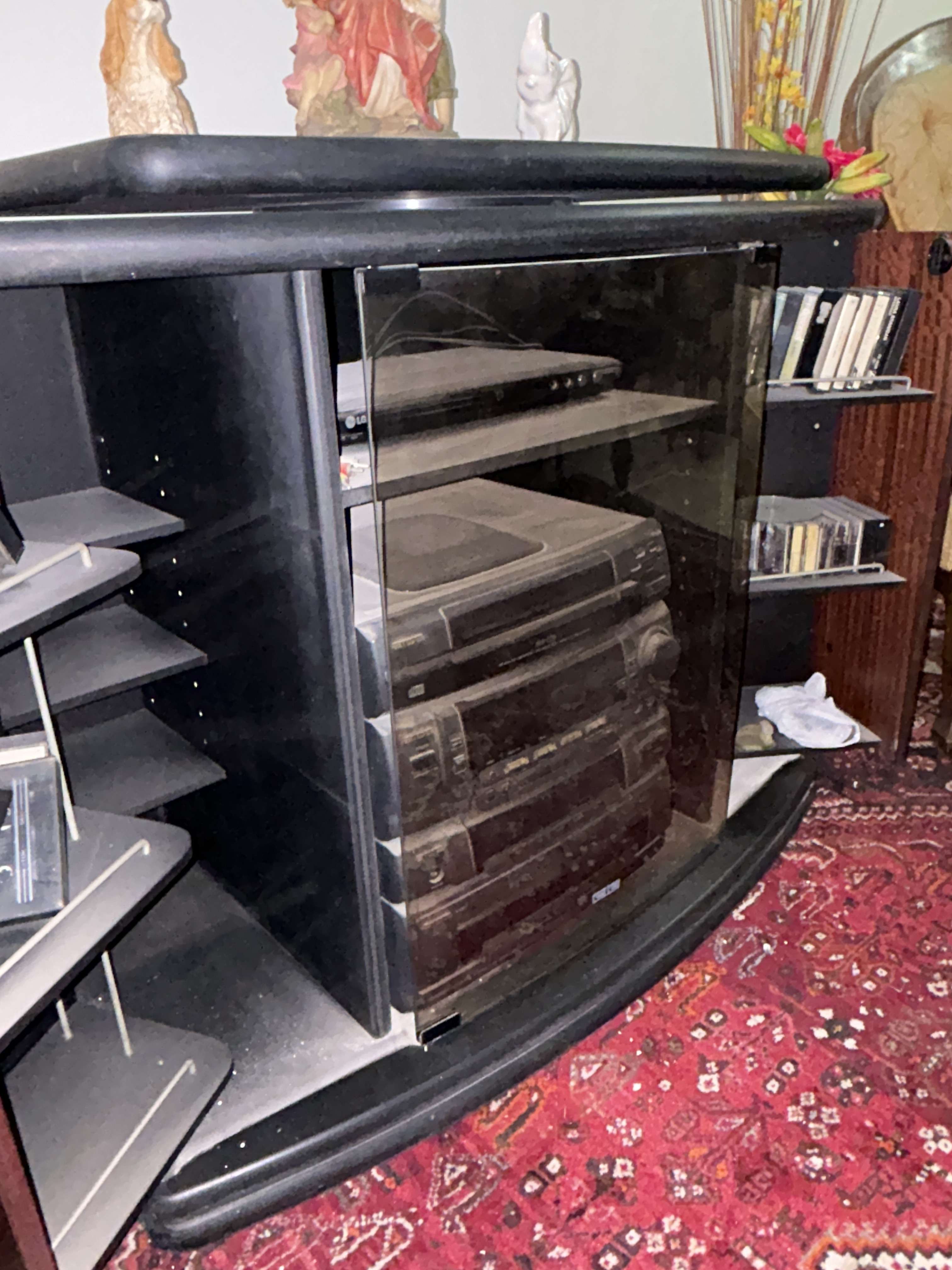 Mueble de TV clásico con estantes - miniatura 2