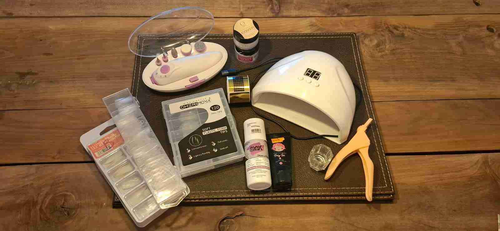 Productos de manicura y peluquería profesiona - miniatura 3