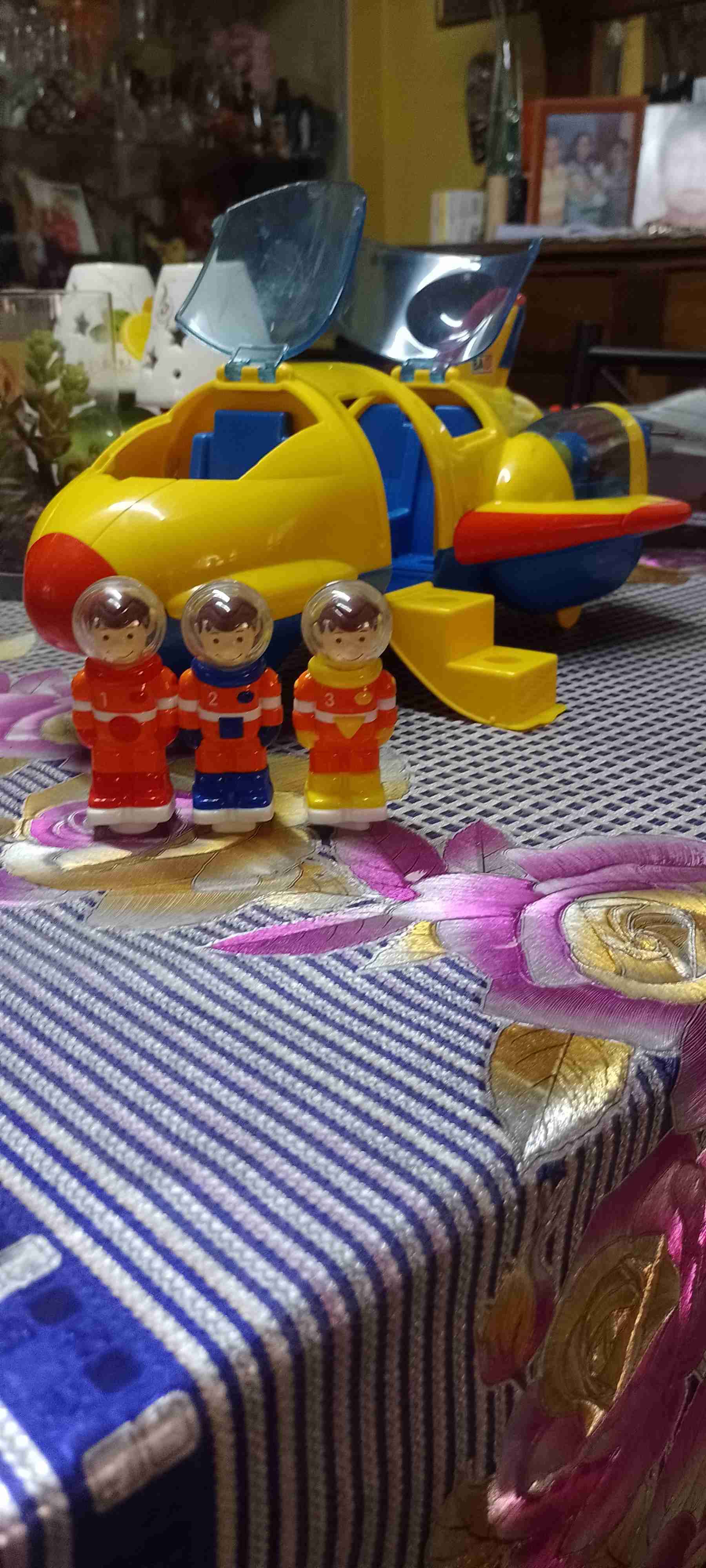 Nave espacial de juguete con astronautas - miniatura 1