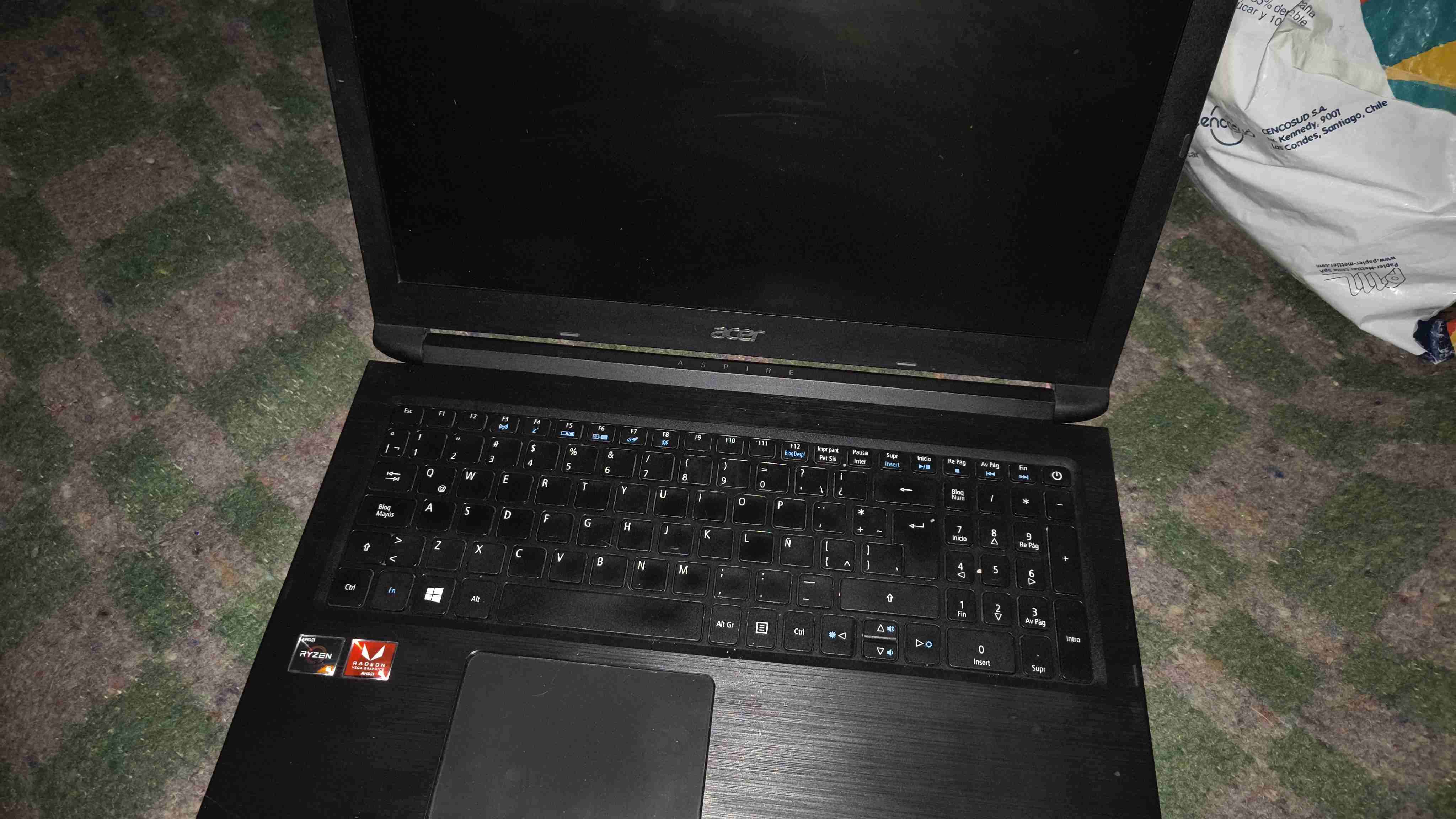 Notebook Acer en buen estado - miniatura 5