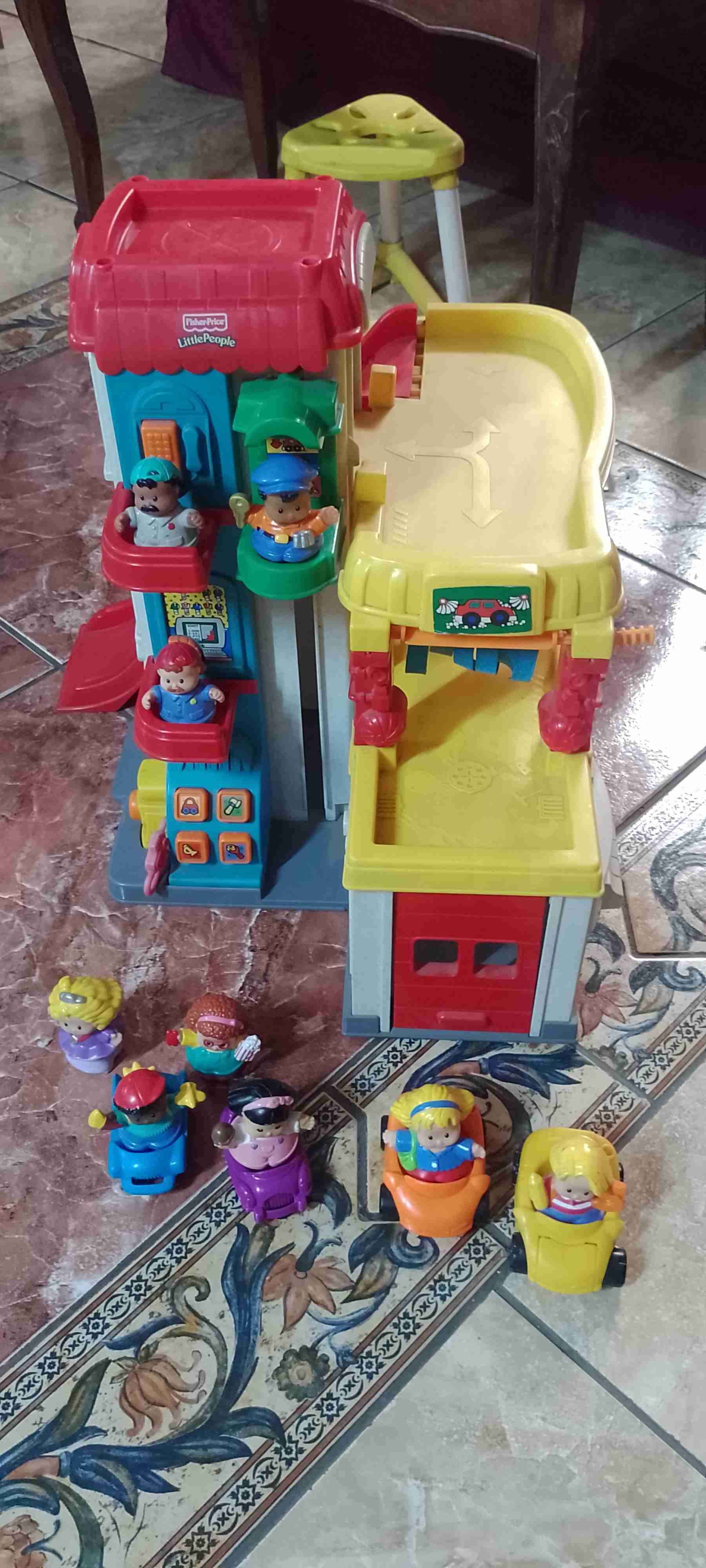 Estación de juegos Little People - miniatura 1