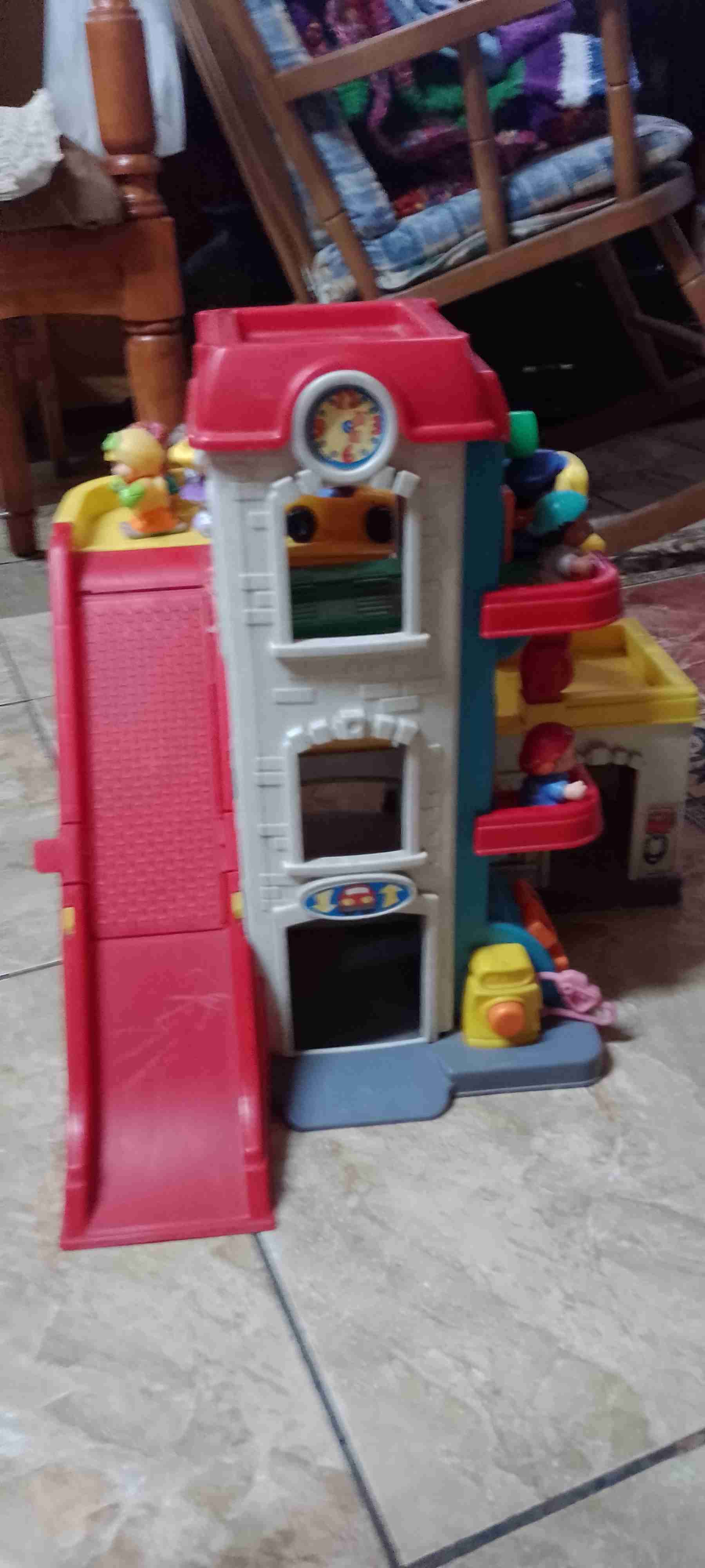 Estación de juegos Little People - miniatura 4