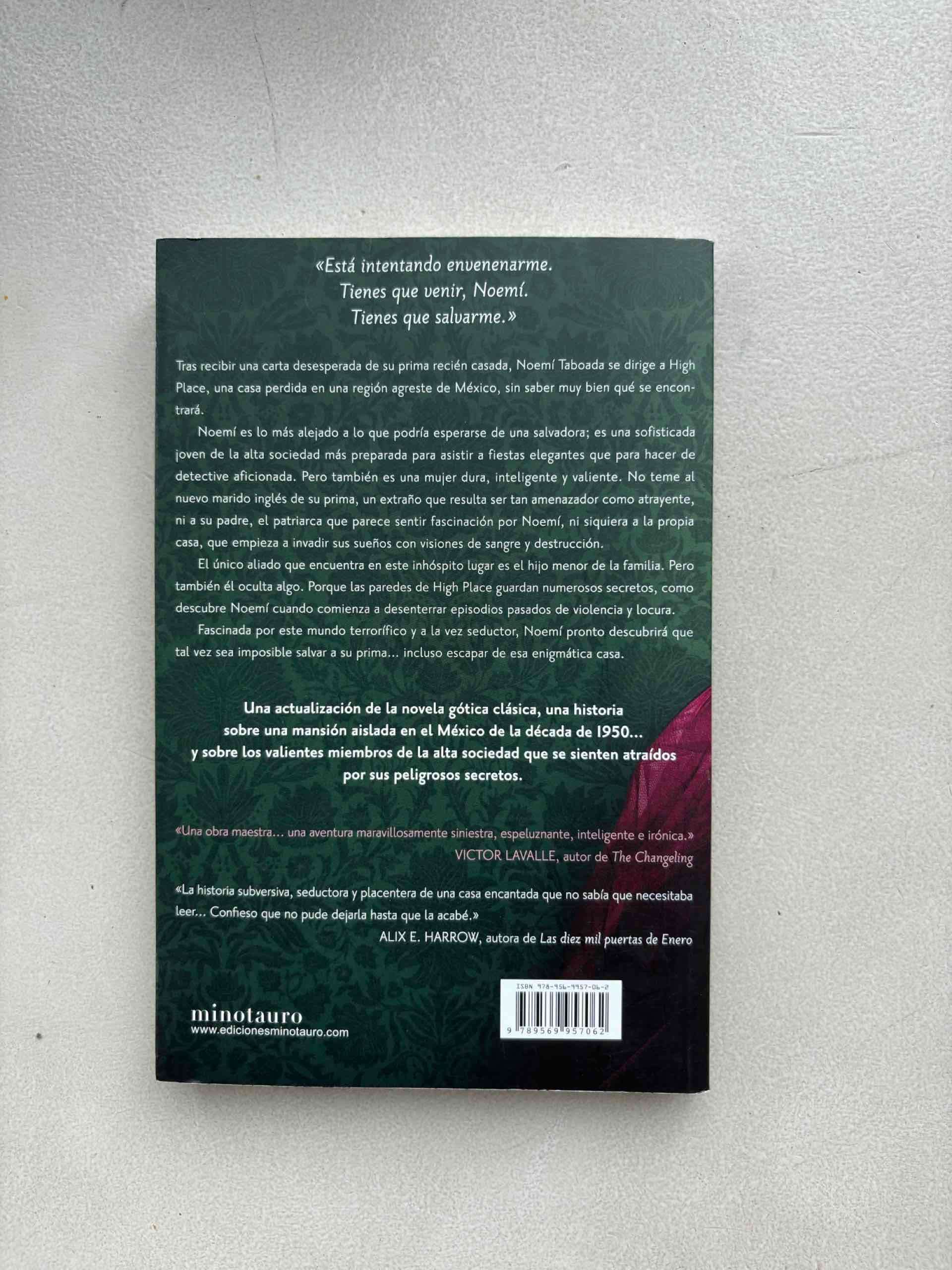 Libro “Gótico” de Silvia Moreno-Garcia - miniatura 2