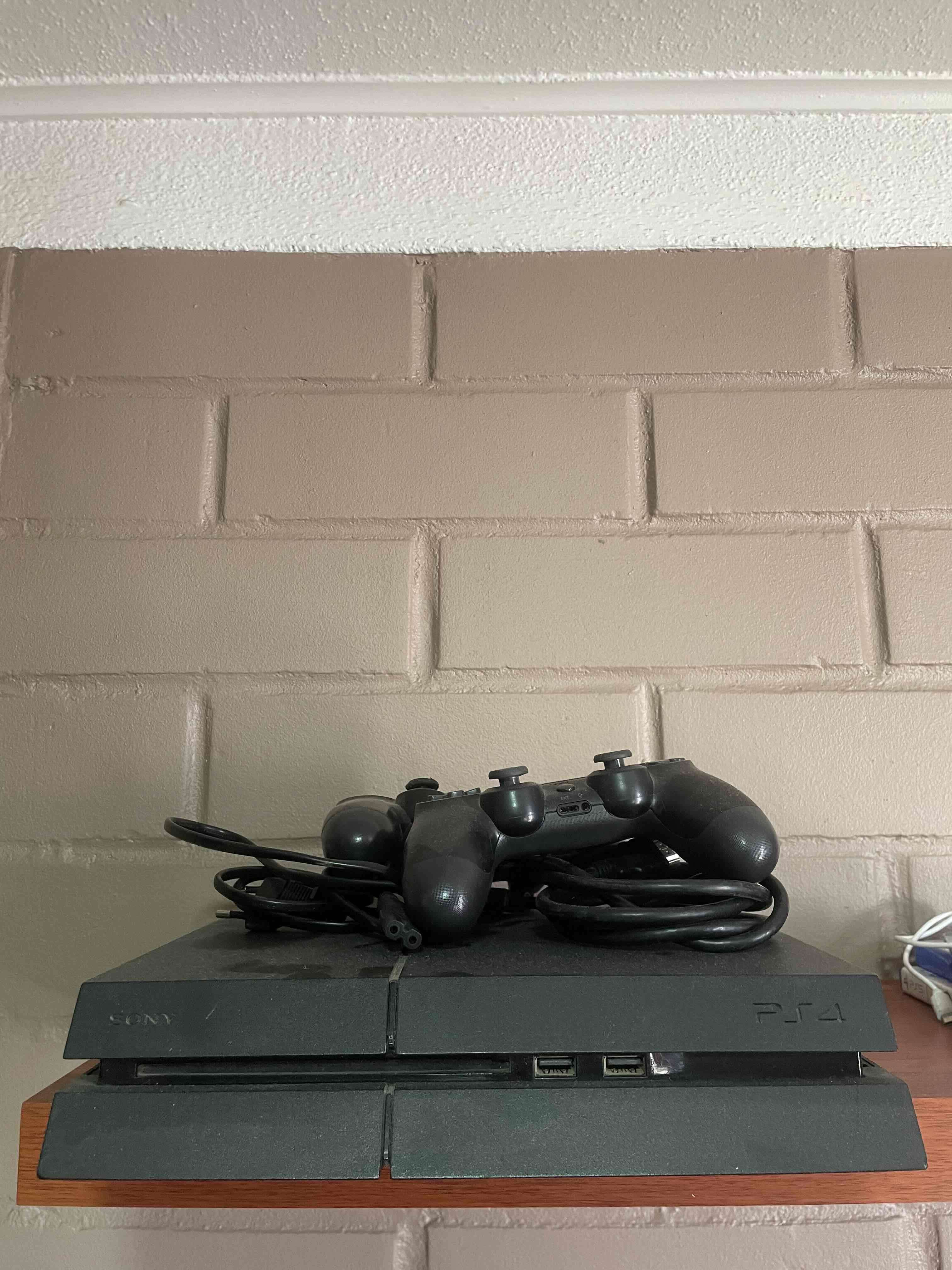 Consola PS4 con control - miniatura 1