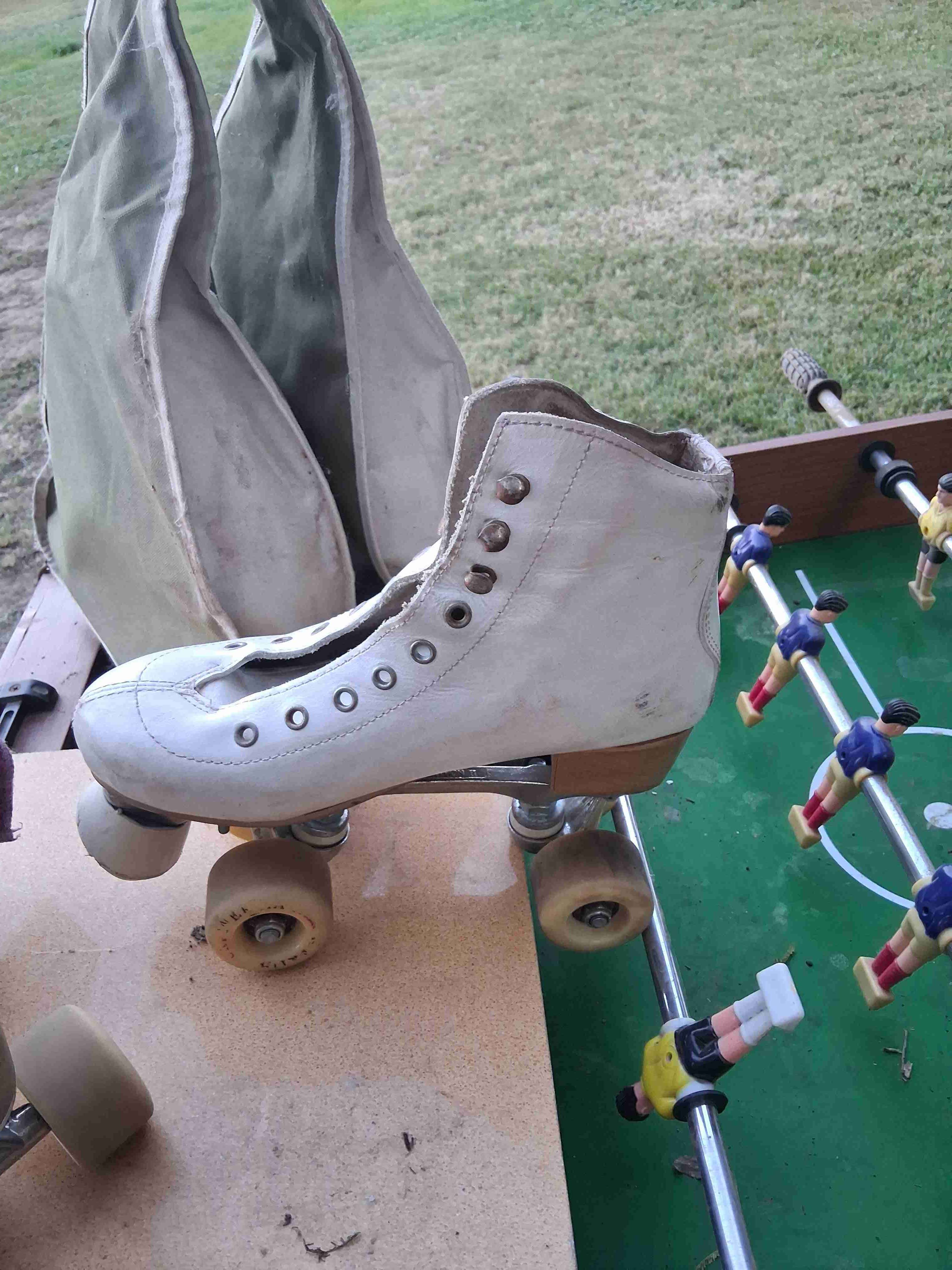 Patines blancos de cuero - miniatura 3