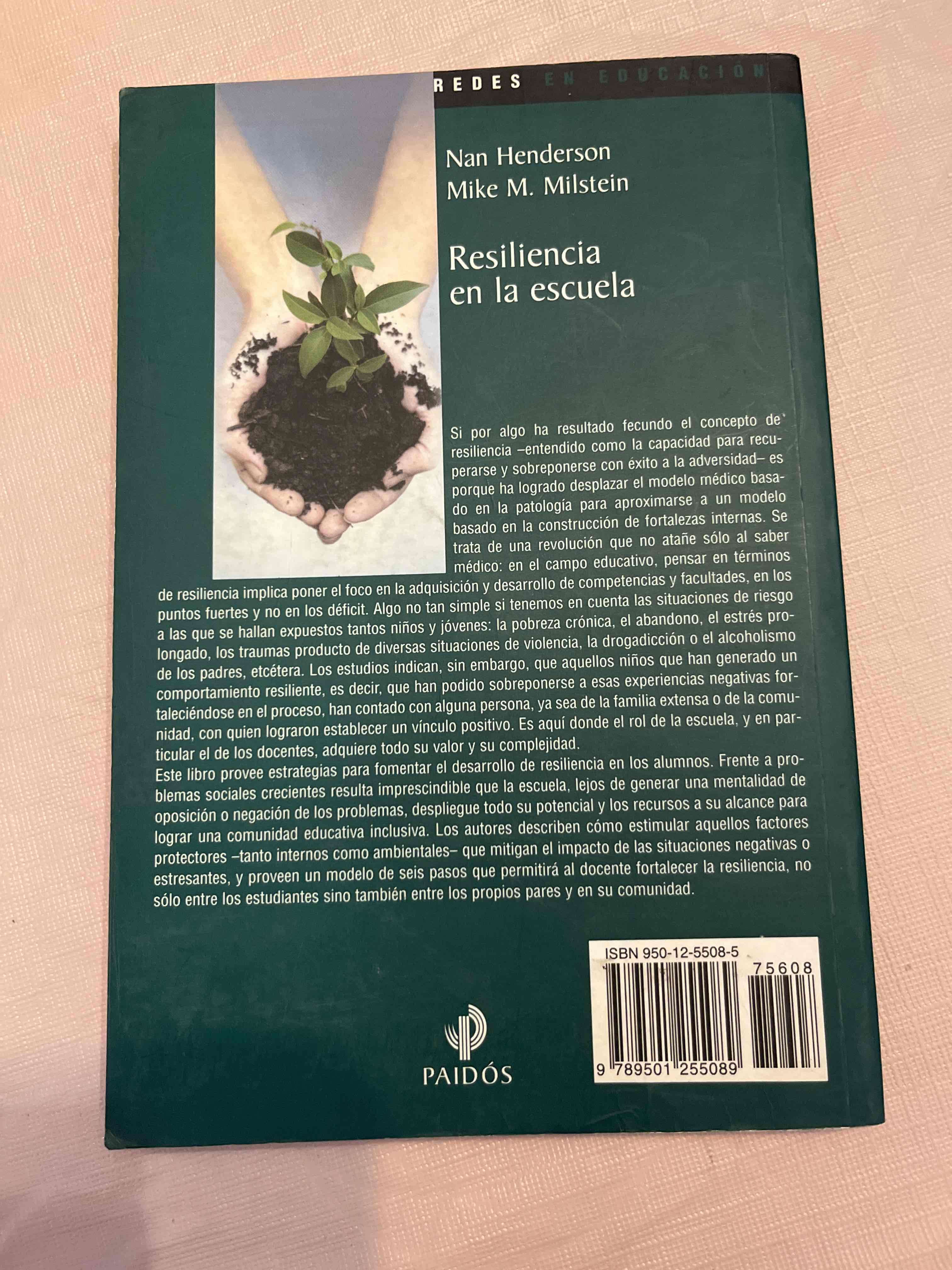 Libro 'Resiliencia en la escuela' - miniatura 2