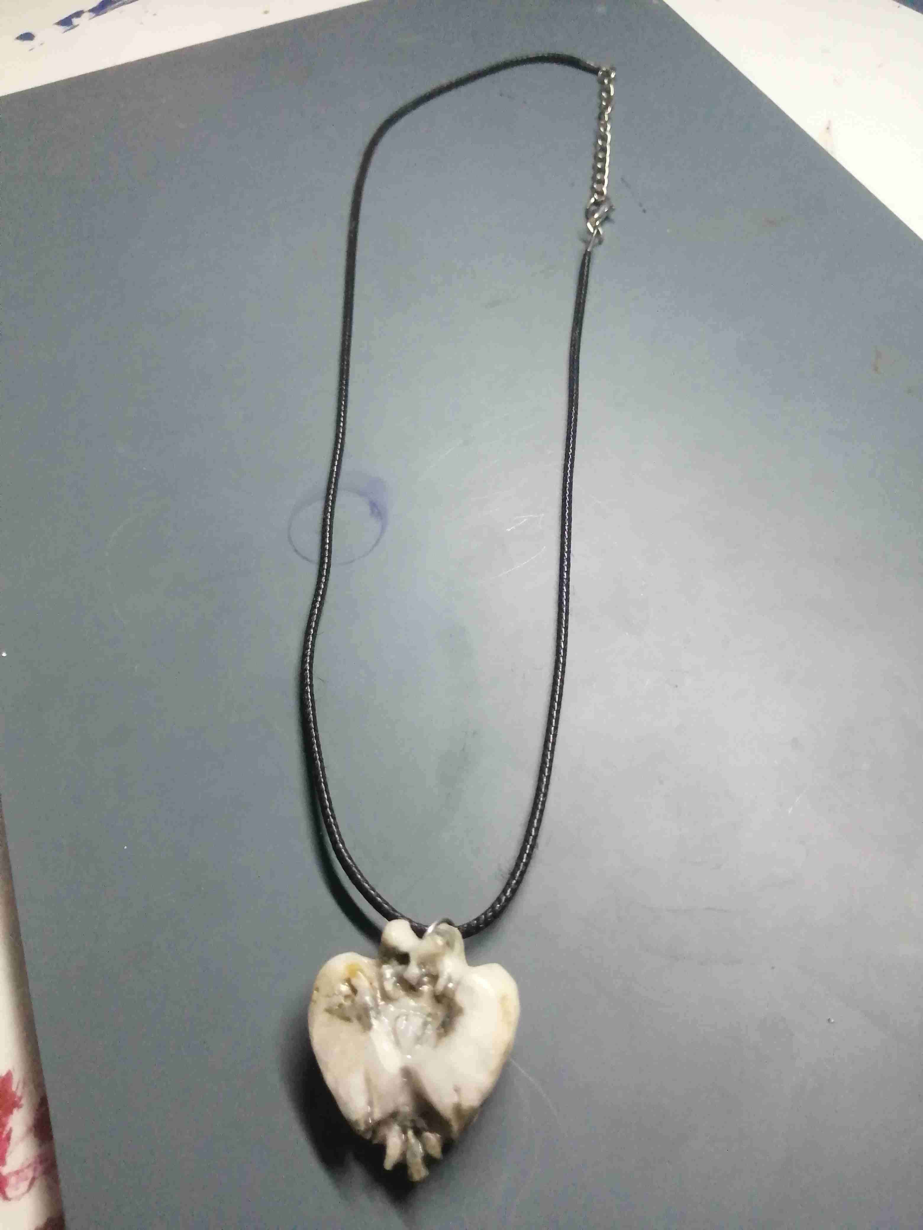 Colgante de cuero con piedra tallada - miniatura 6