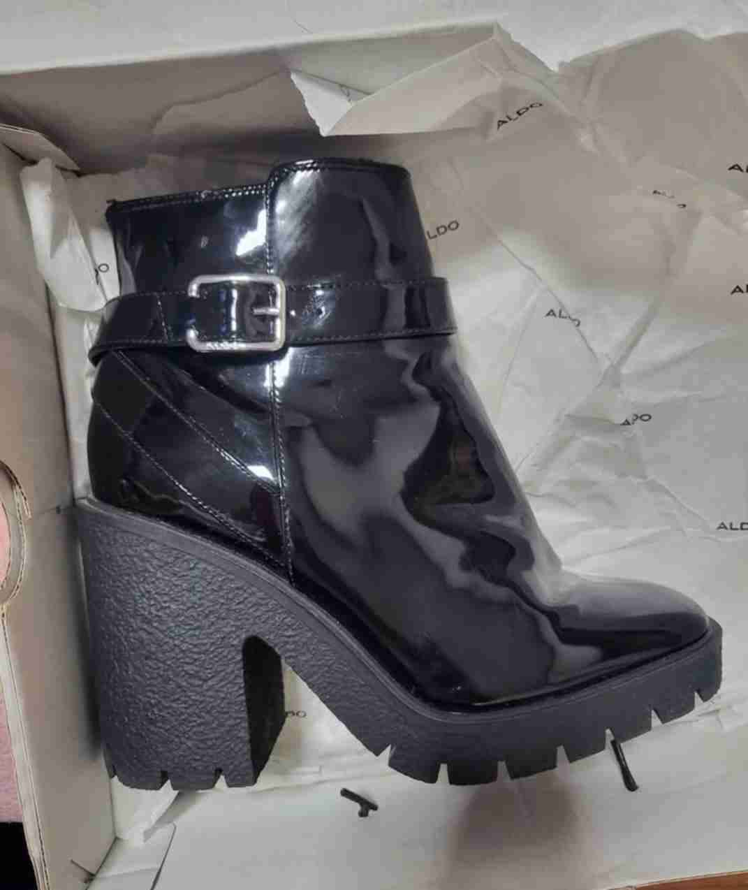 Botines de charol negro Marca Aldo Talla 38 - miniatura 4