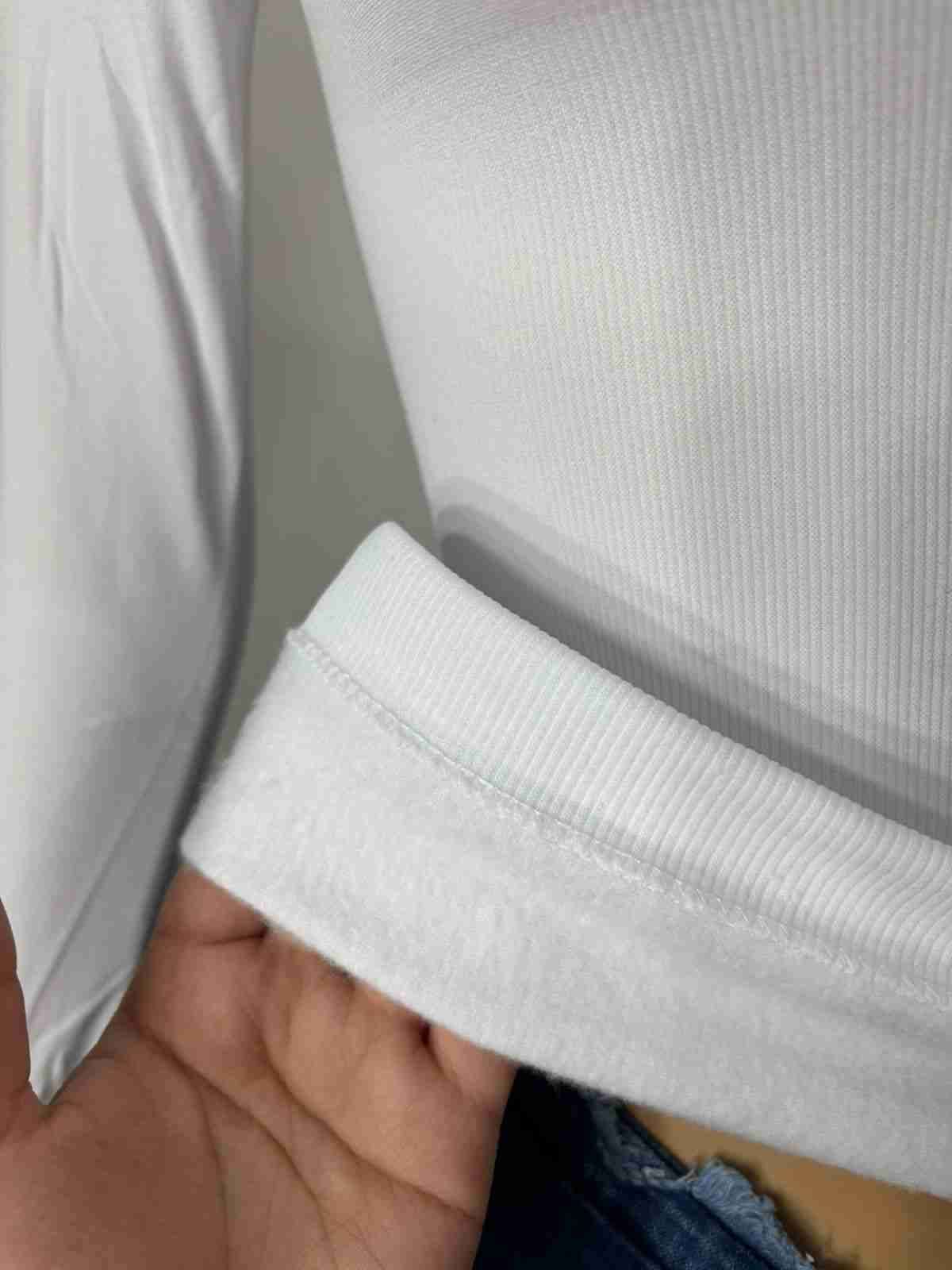 Polera blanca tipo primera capa - miniatura 2