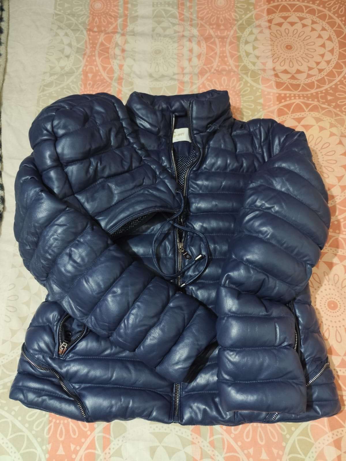 Abrigos acolchados en varios colores - miniatura 4