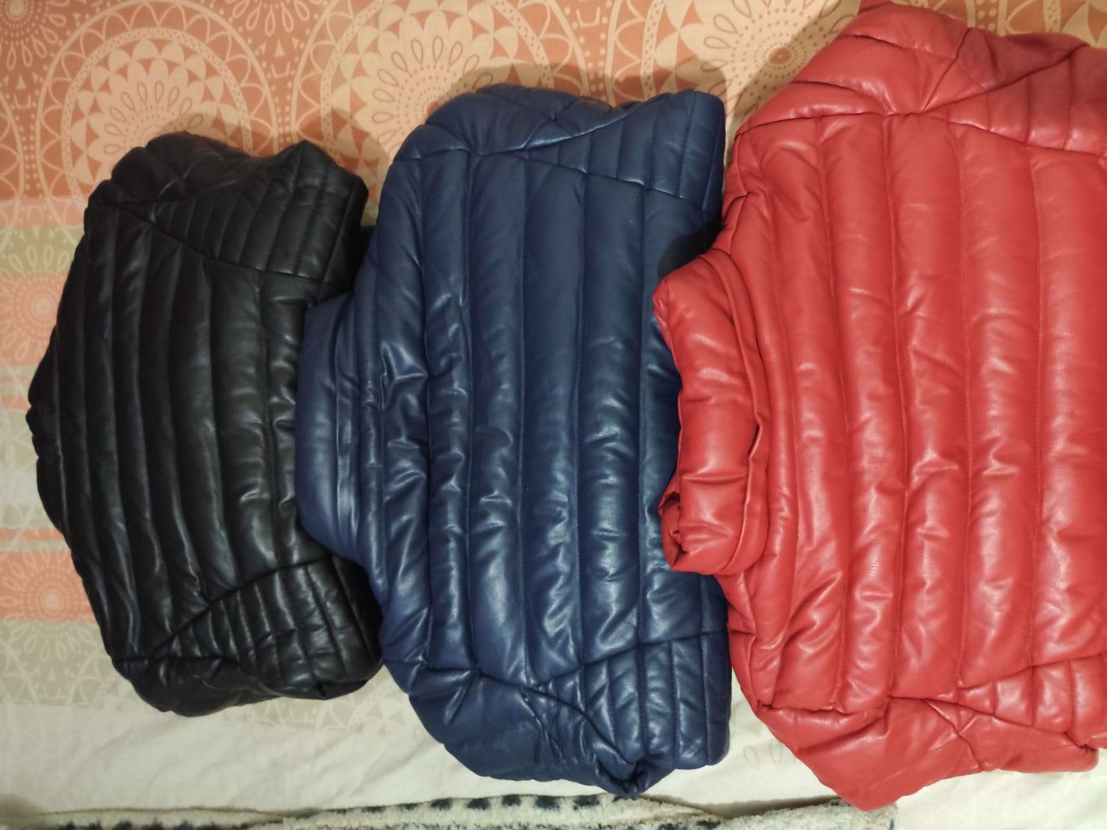 Abrigos acolchados en varios colores - miniatura 5