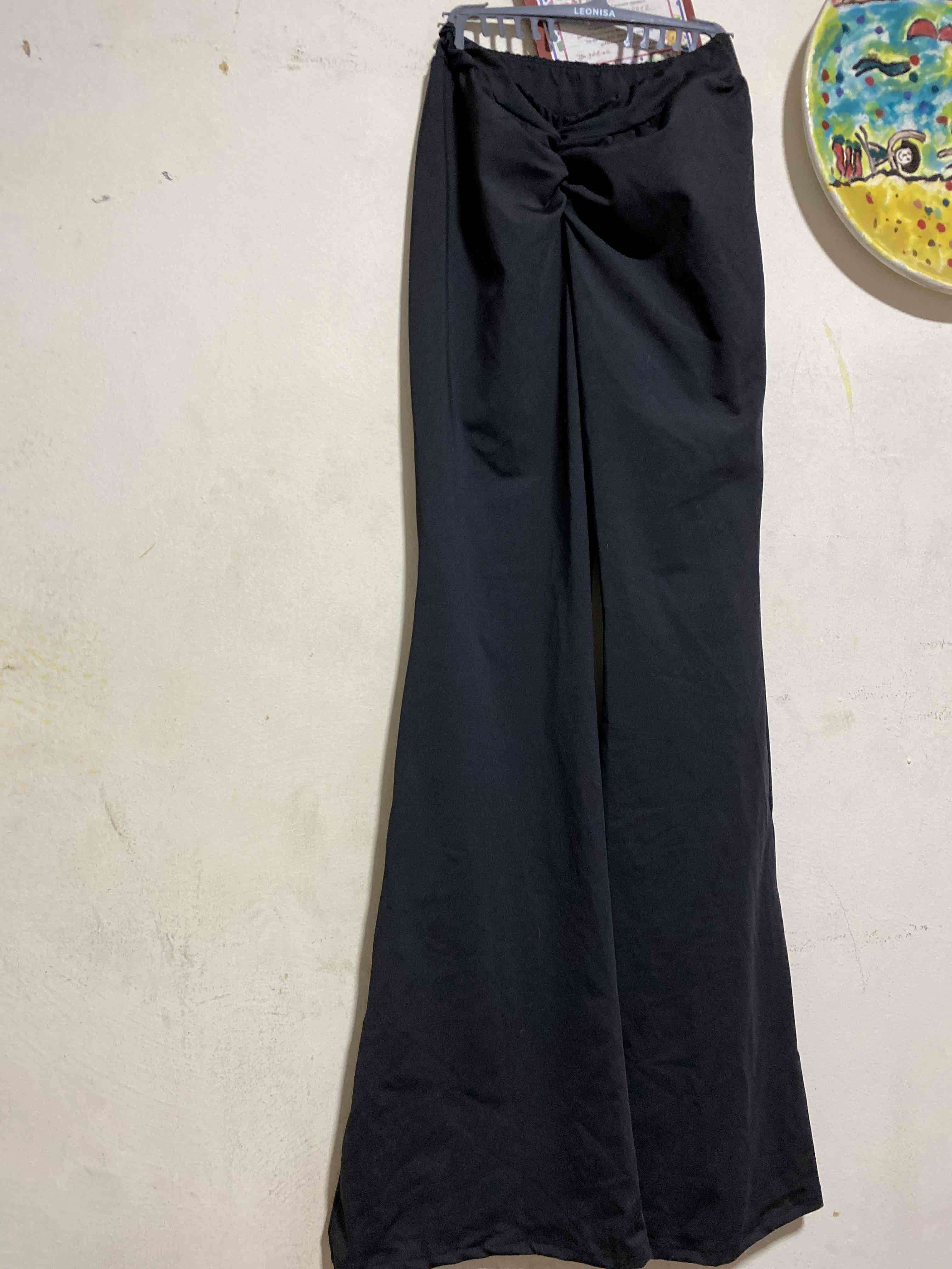 Pantalones negros acampanados - miniatura 3