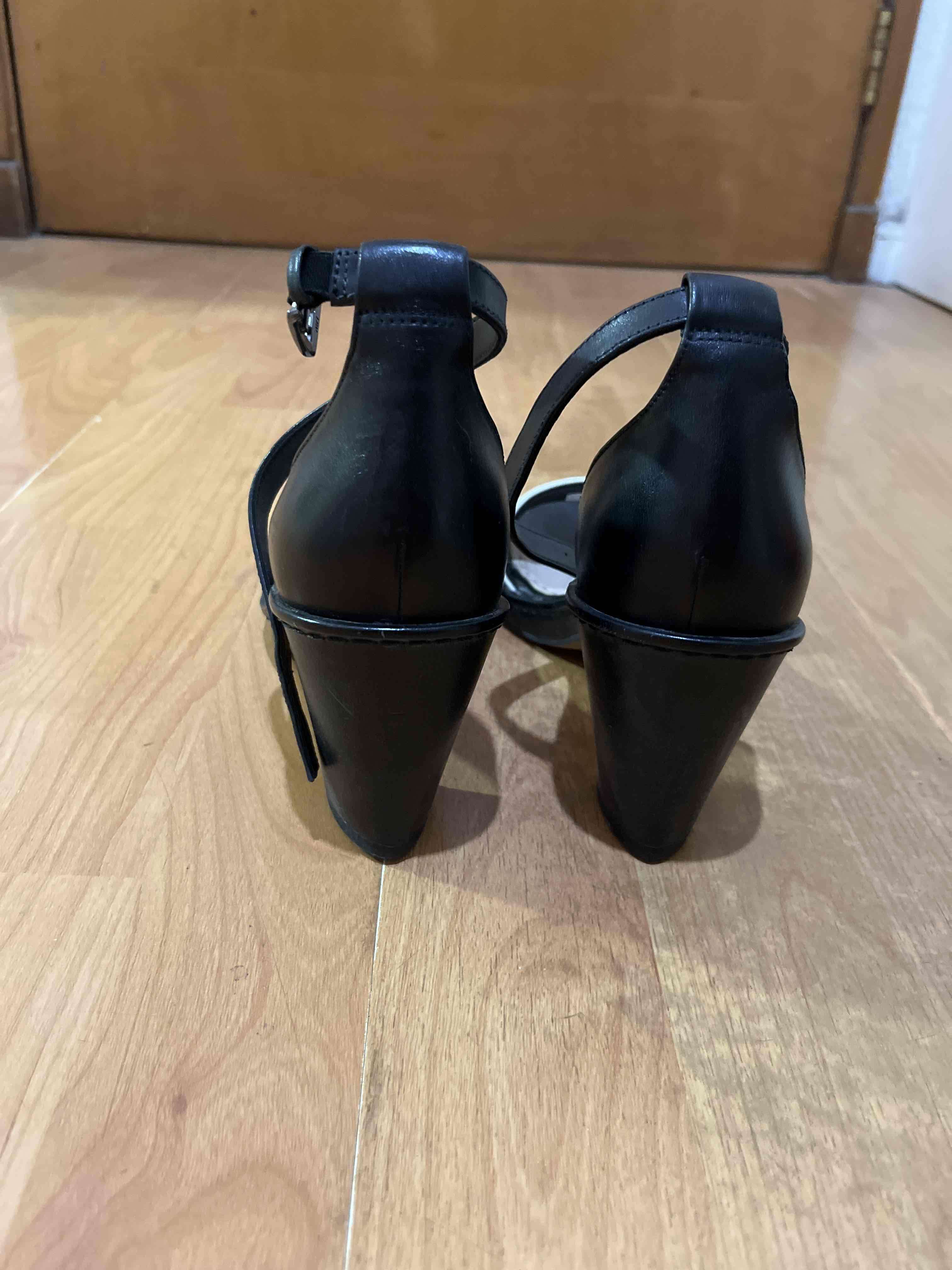 Sandalias Clarks blanco y negro - miniatura 3