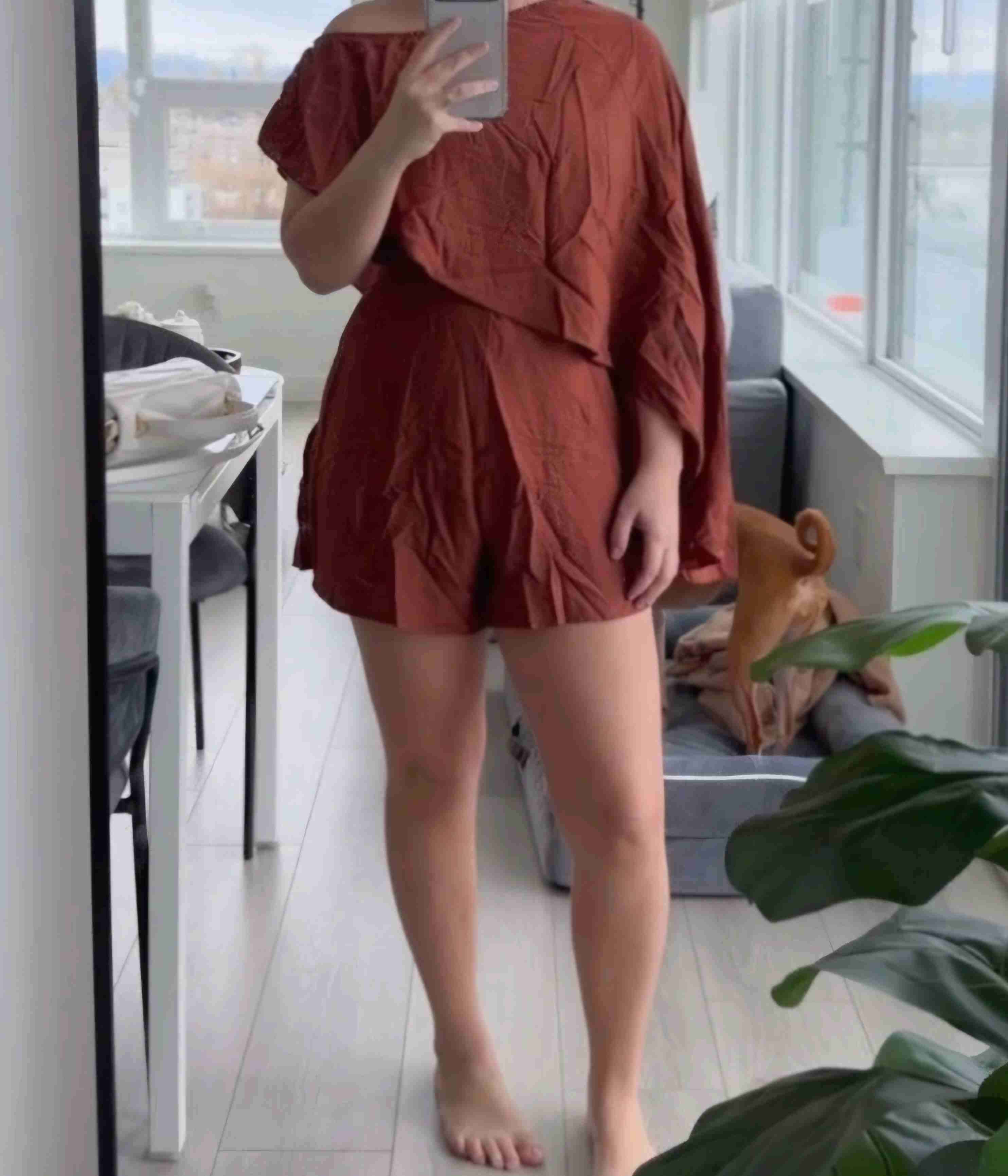 Enterito marrón de un solo hombro - miniatura 5