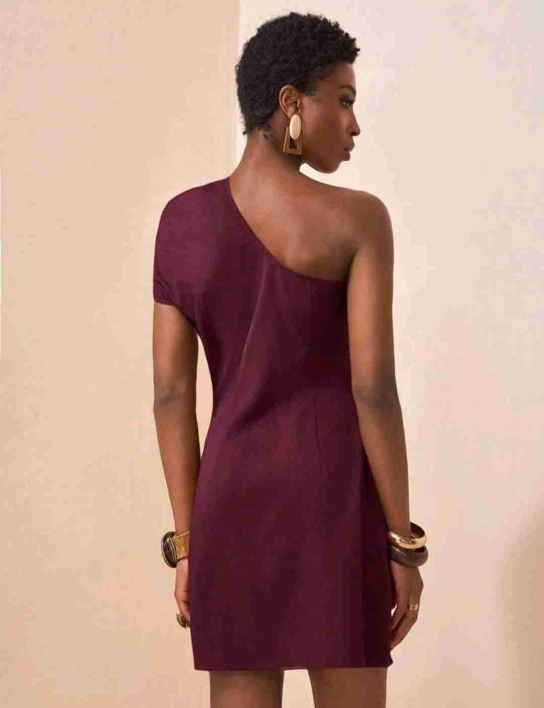 Vestido burdeo un hombro - miniatura 2