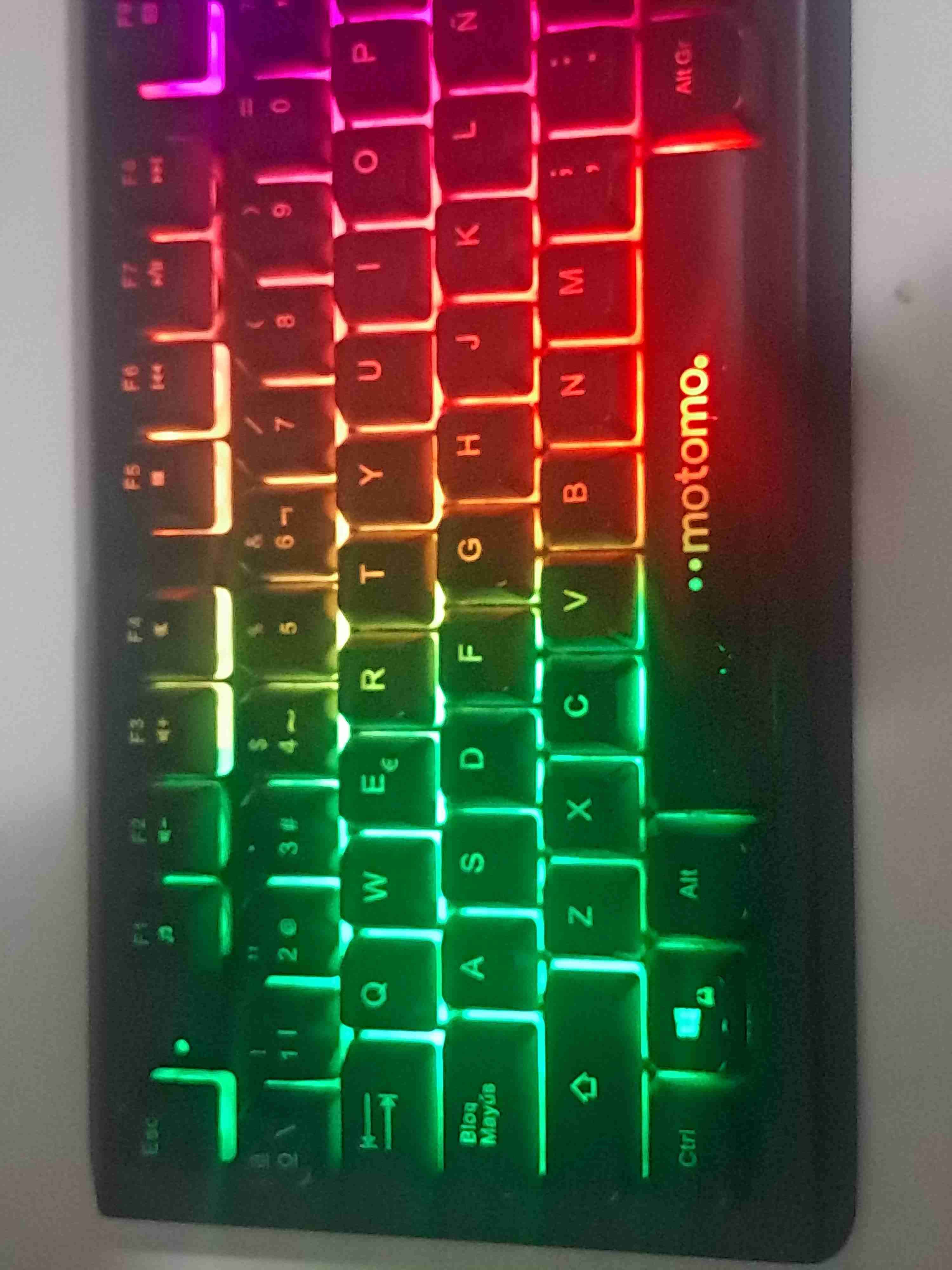 Teclado mecánico con luces RGB - miniatura 2