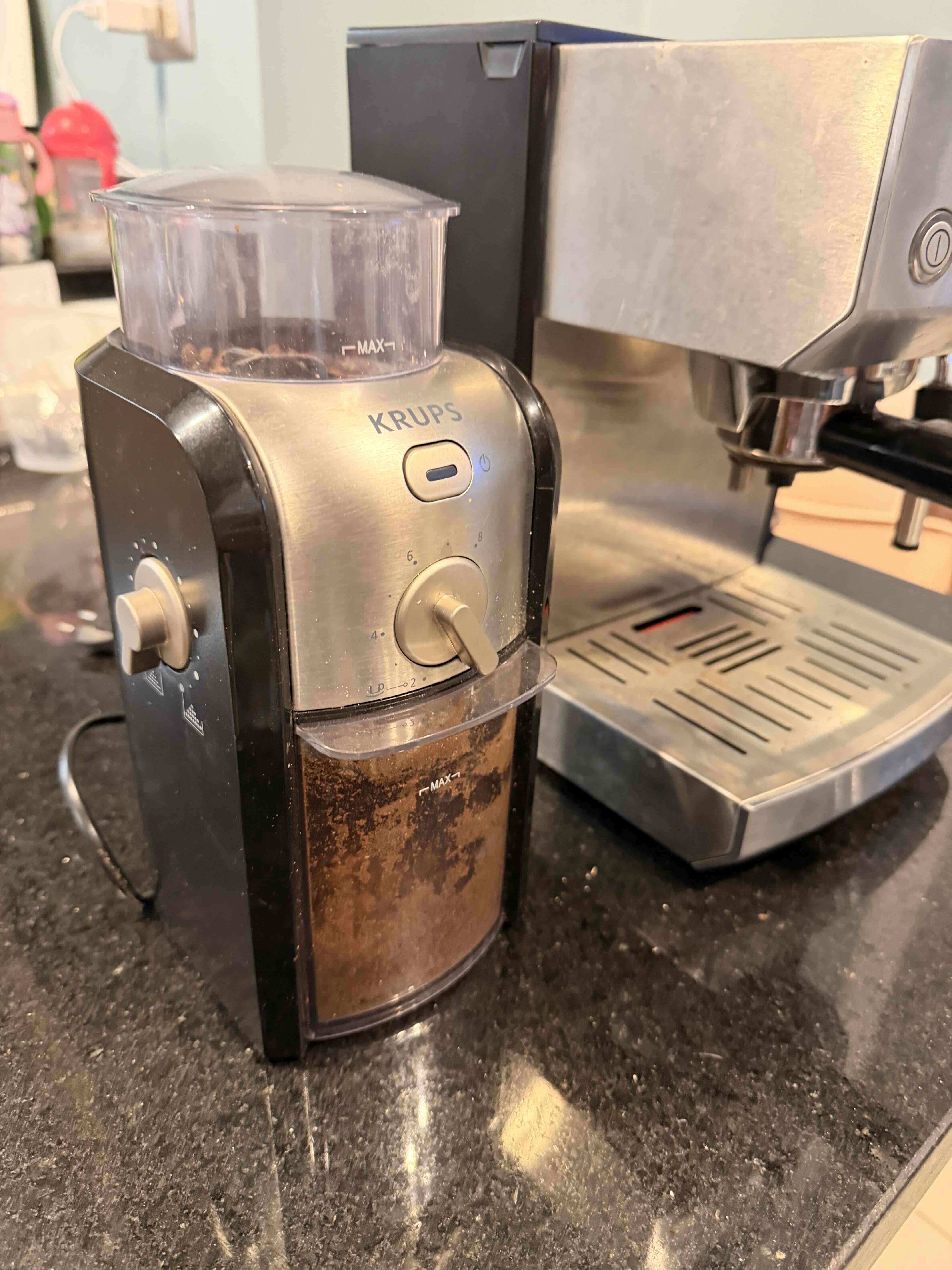 Cafetera espresso Krups y molinillo - miniatura 5