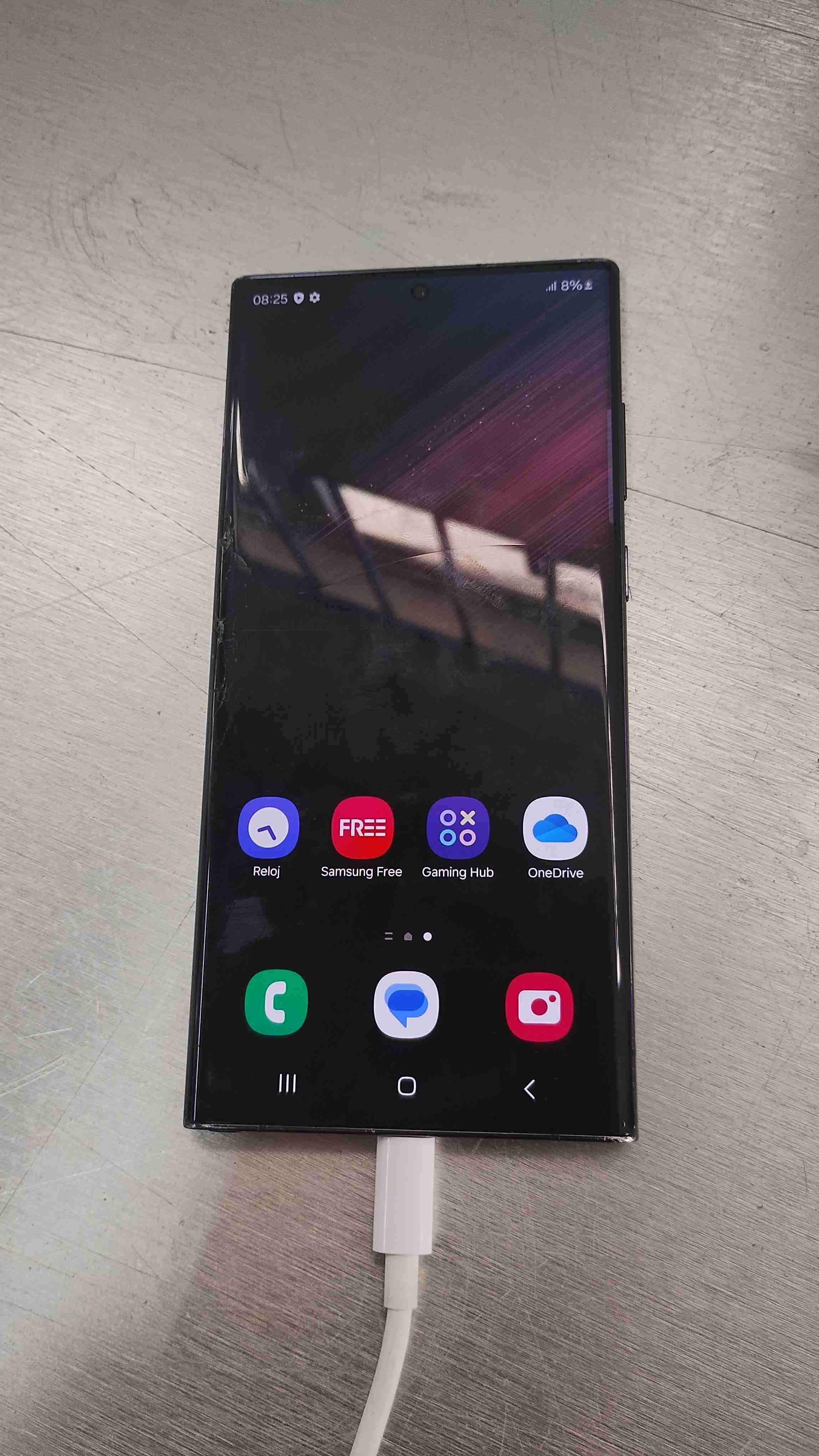 Smartphone Samsung s22 ultra con lápiz - miniatura 1