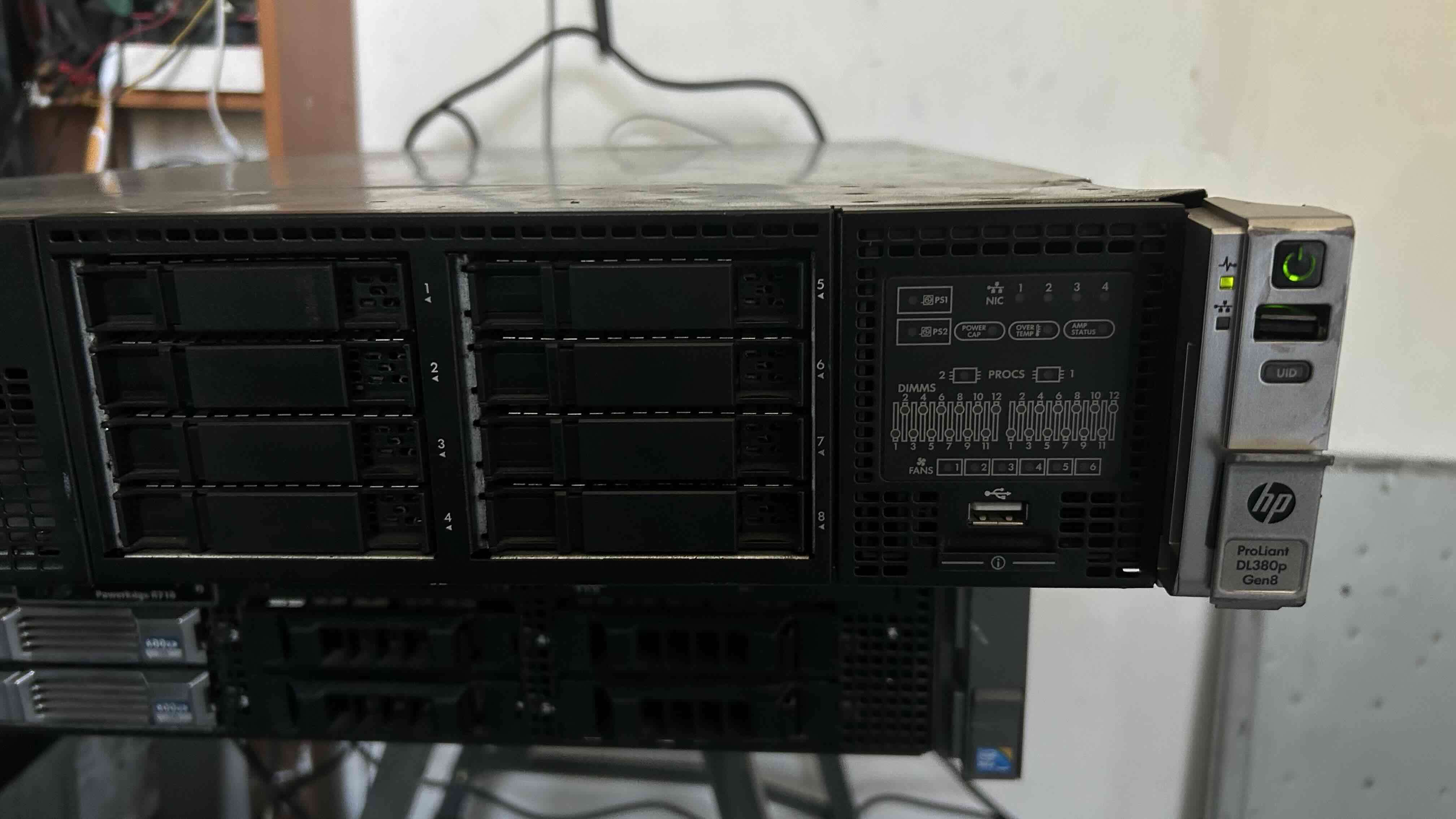 REMATE Servidor HP  DL380p Gen8 - miniatura 1