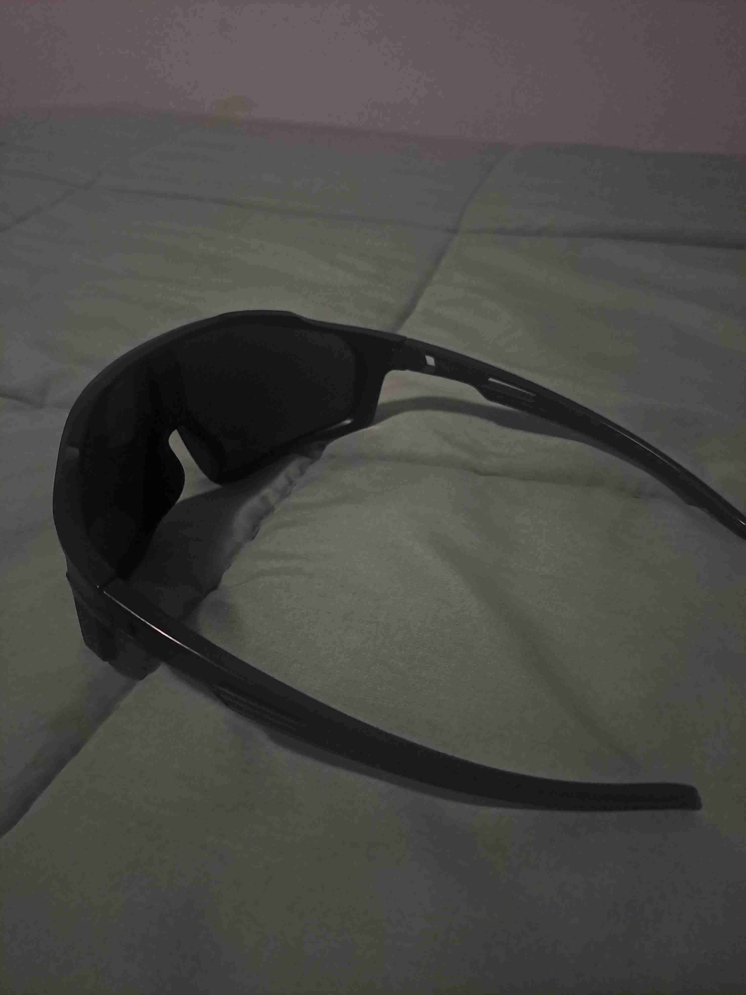 Gafas de sol deportivas negras - miniatura 2