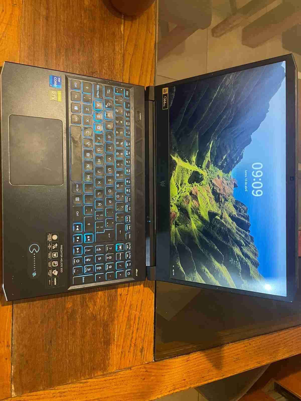 Laptop HP Predator sense helios 300 - miniatura 6