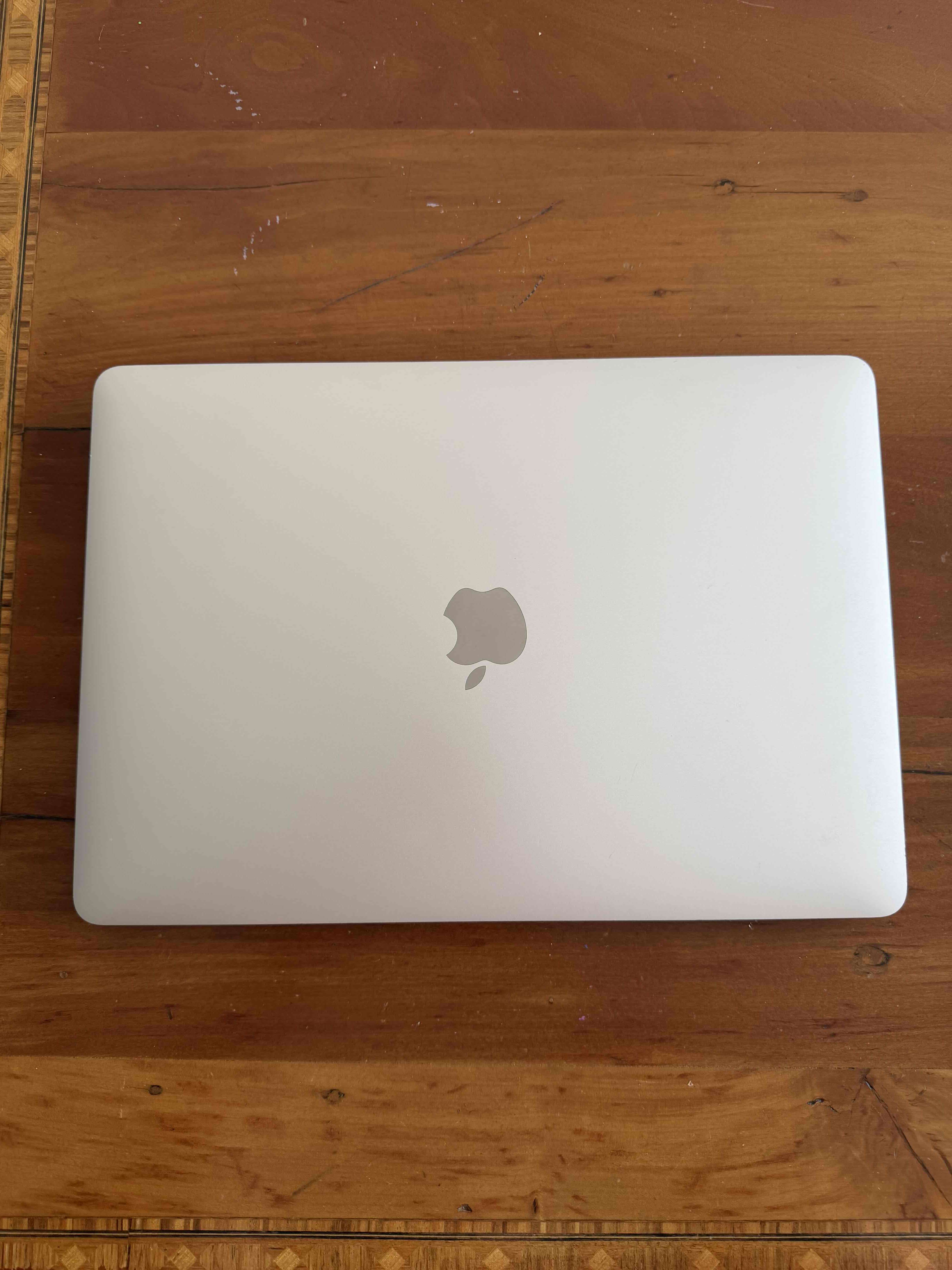 MacBook Pro en caja original - miniatura 5