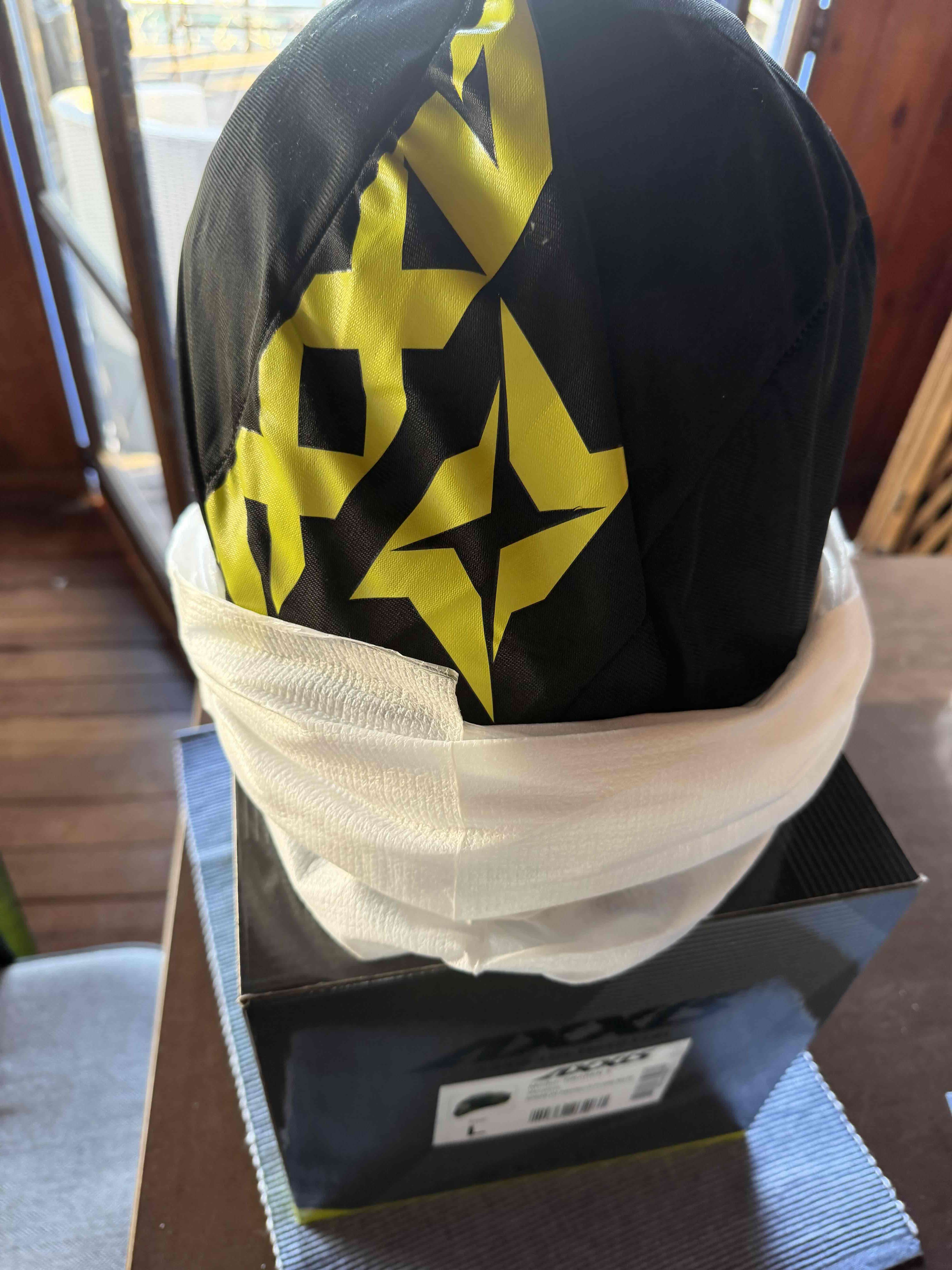 Casco Axxis negro y amarillo - miniatura 5