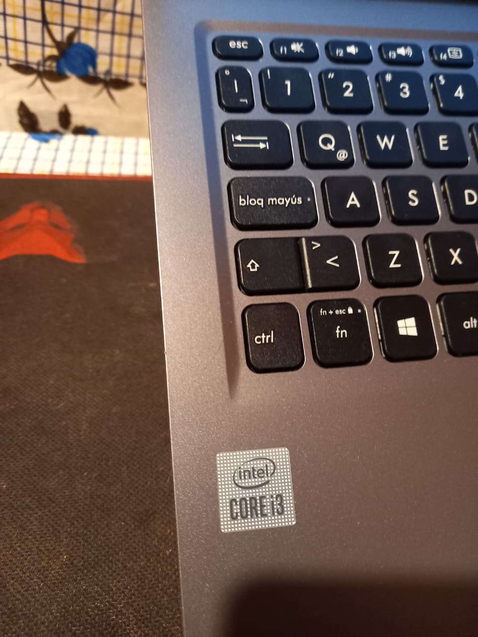 Notebook Asus VivoBook - miniatura 4