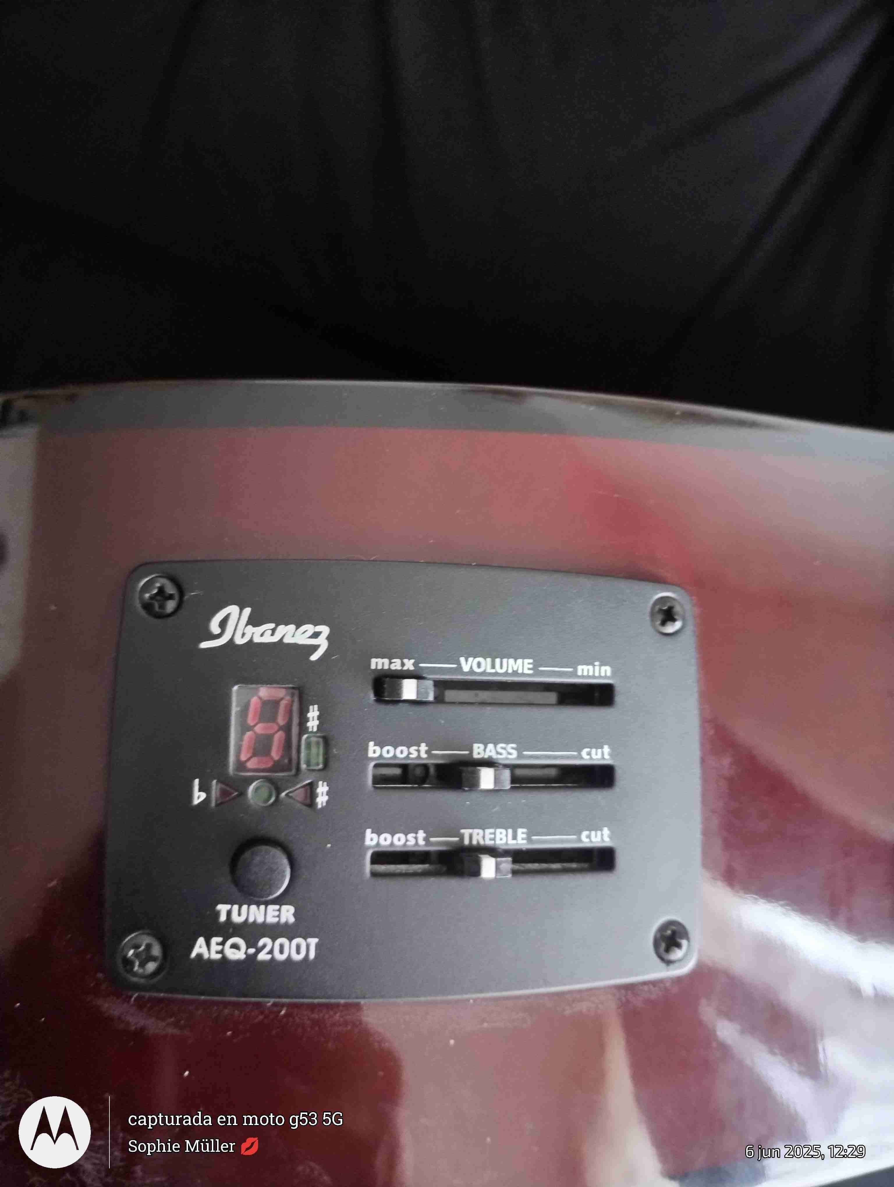 Guitarra acústica Ibanez con funda - miniatura 4