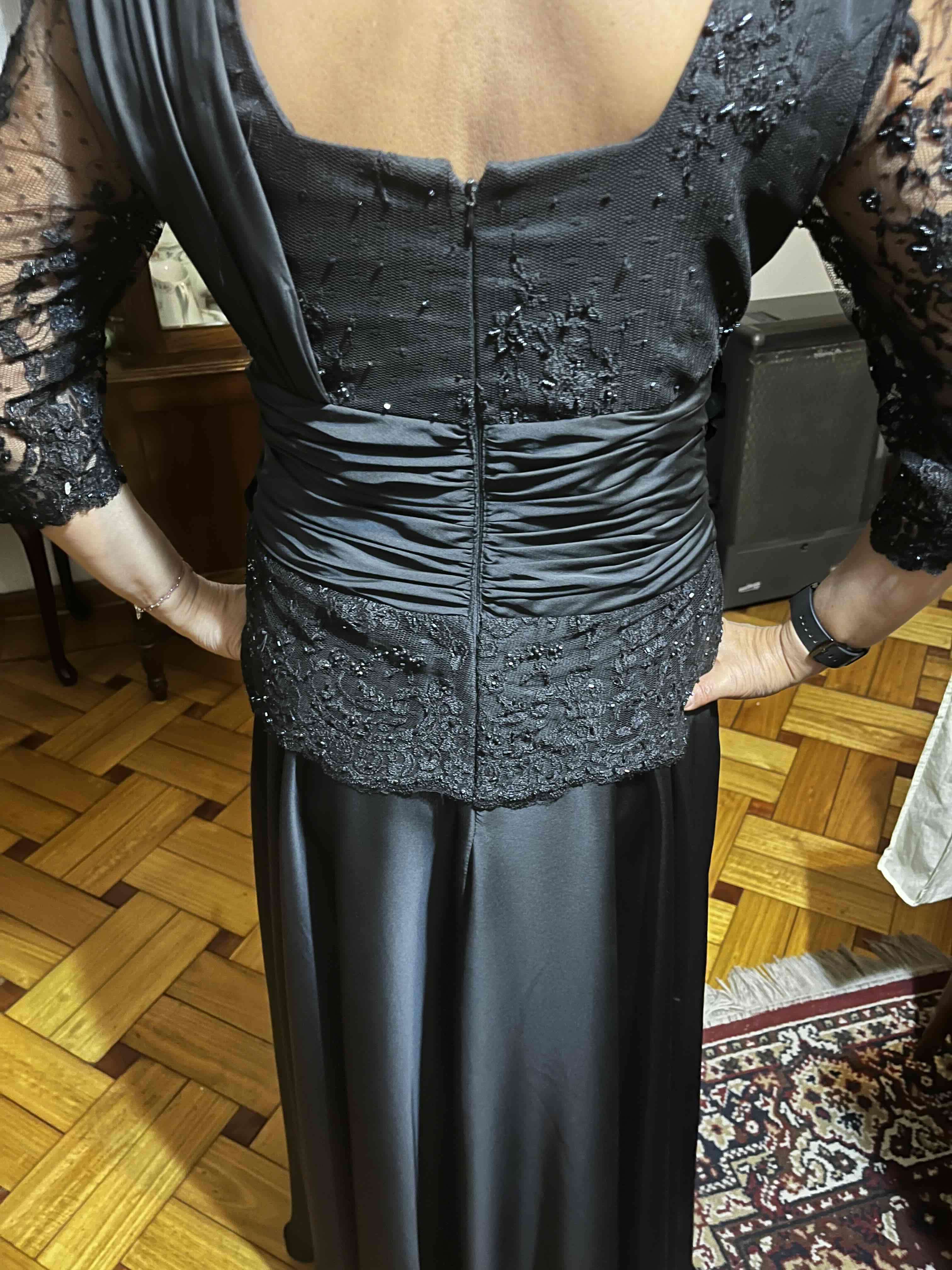 Vestido de noche negro elegante - miniatura 4