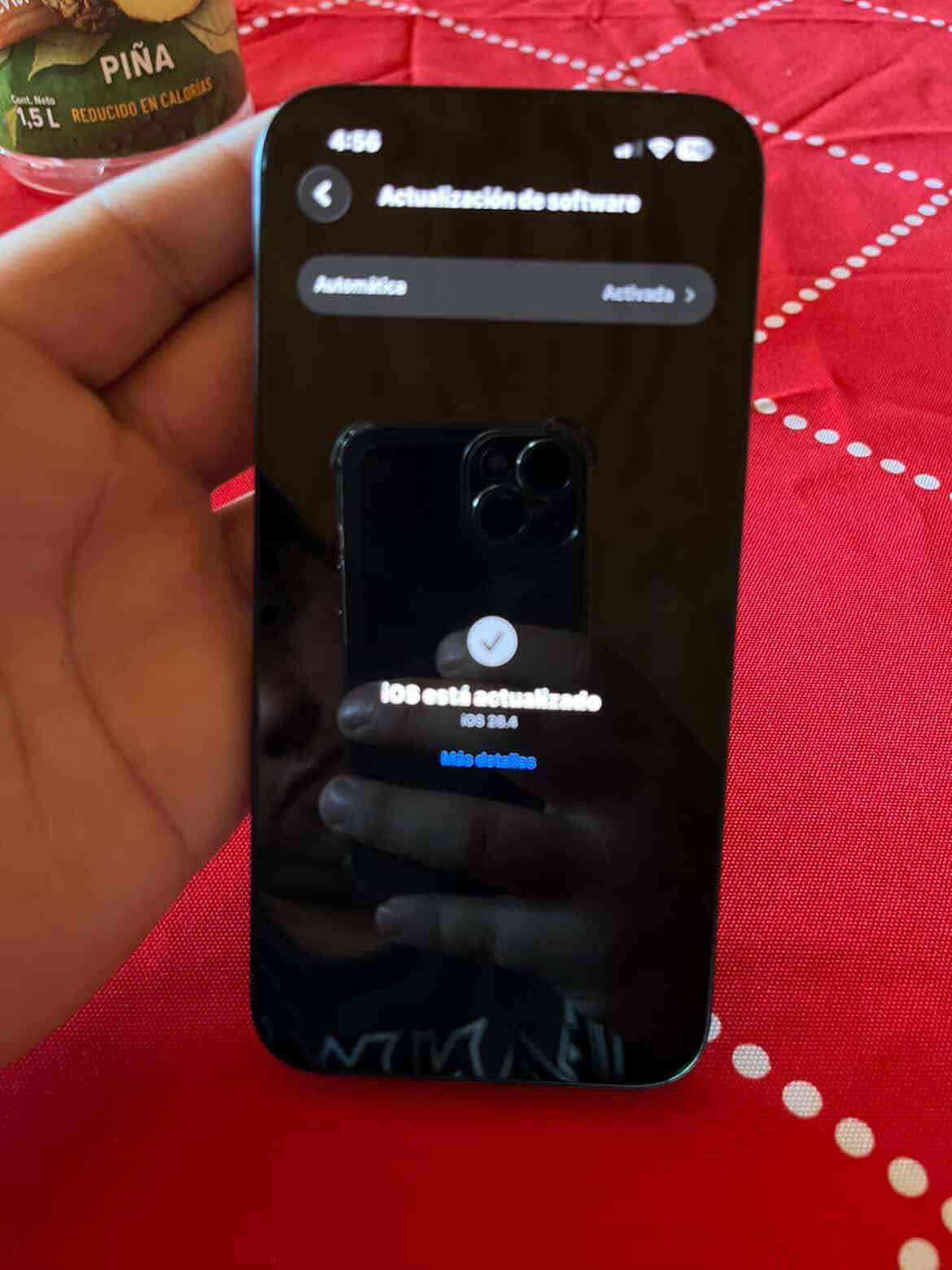 iPhone 13 en buen estado - miniatura 3
