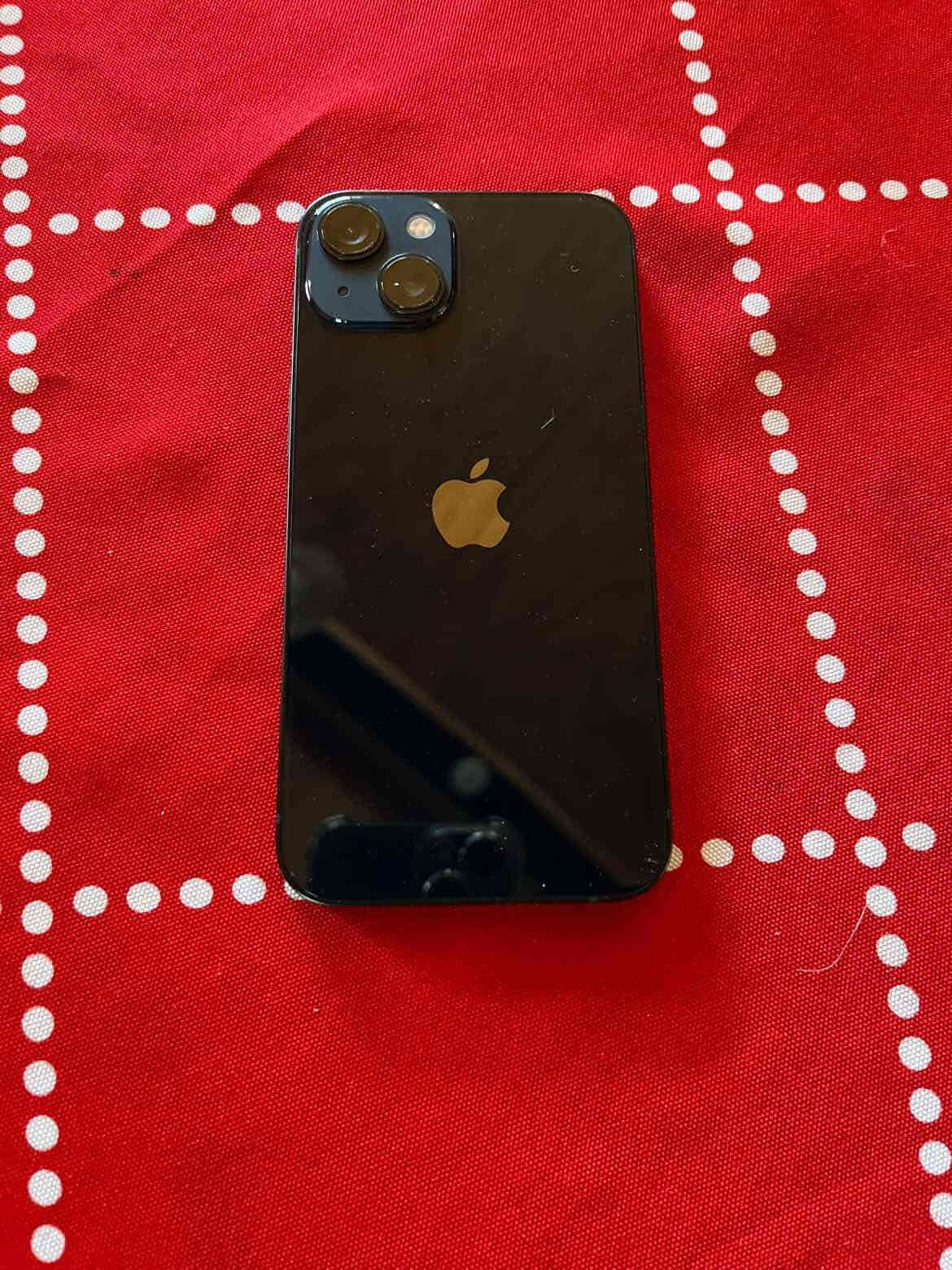 iPhone 13 en buen estado - miniatura 6