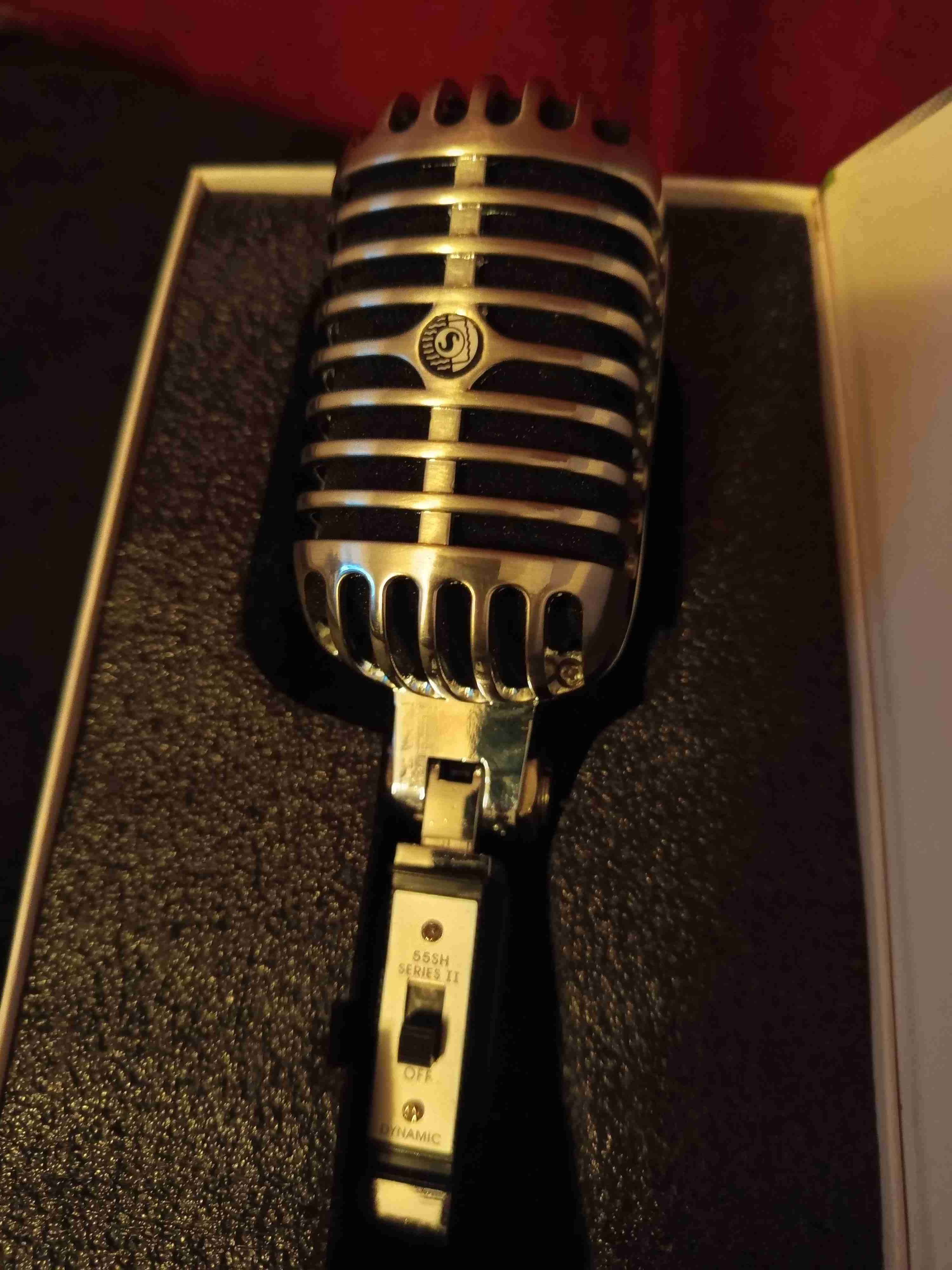 Micrófono vintage - miniatura 1