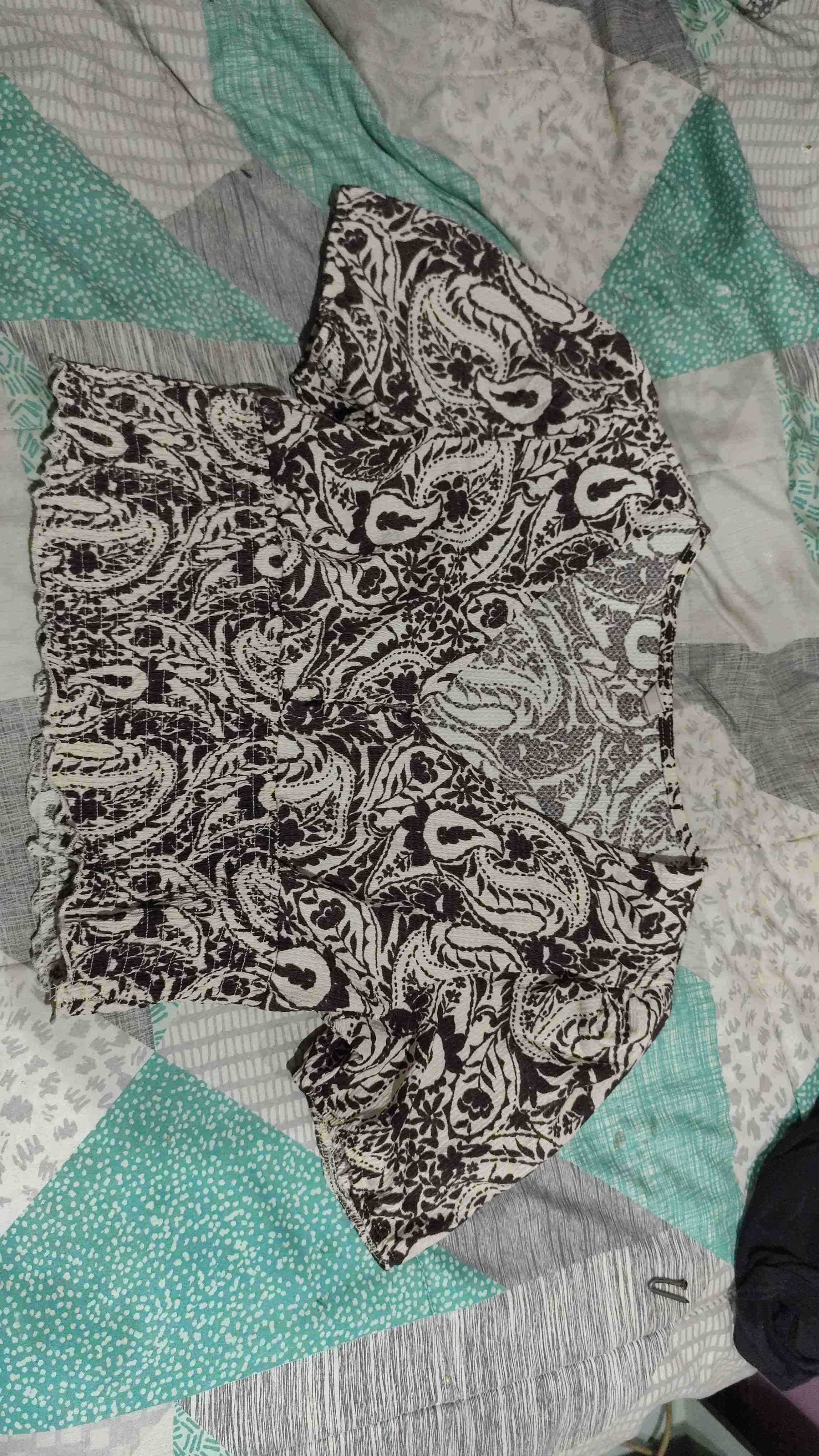 Blusa estampada en crema y café - miniatura 1