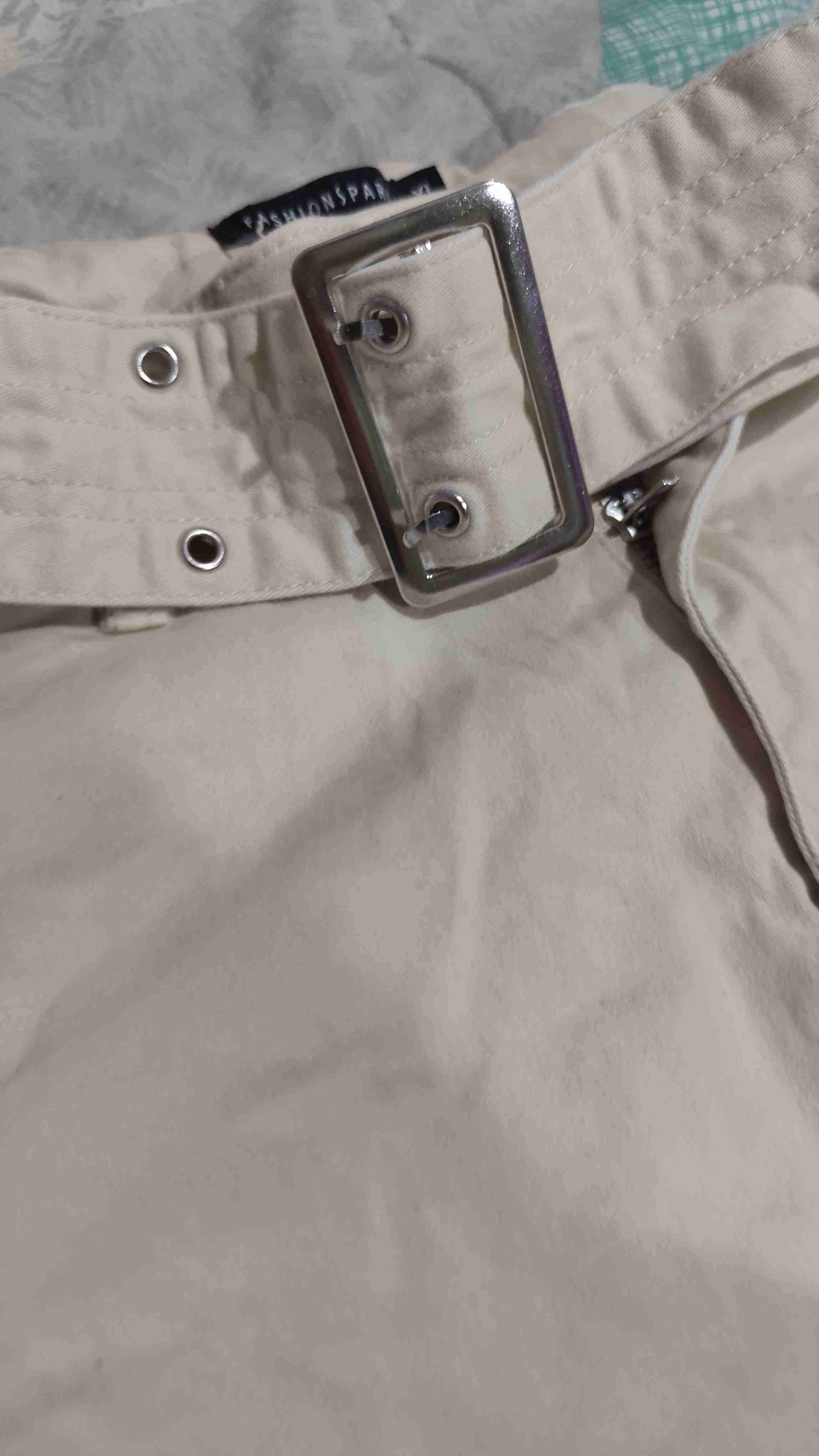 Falda beige con bolsillos - miniatura 3