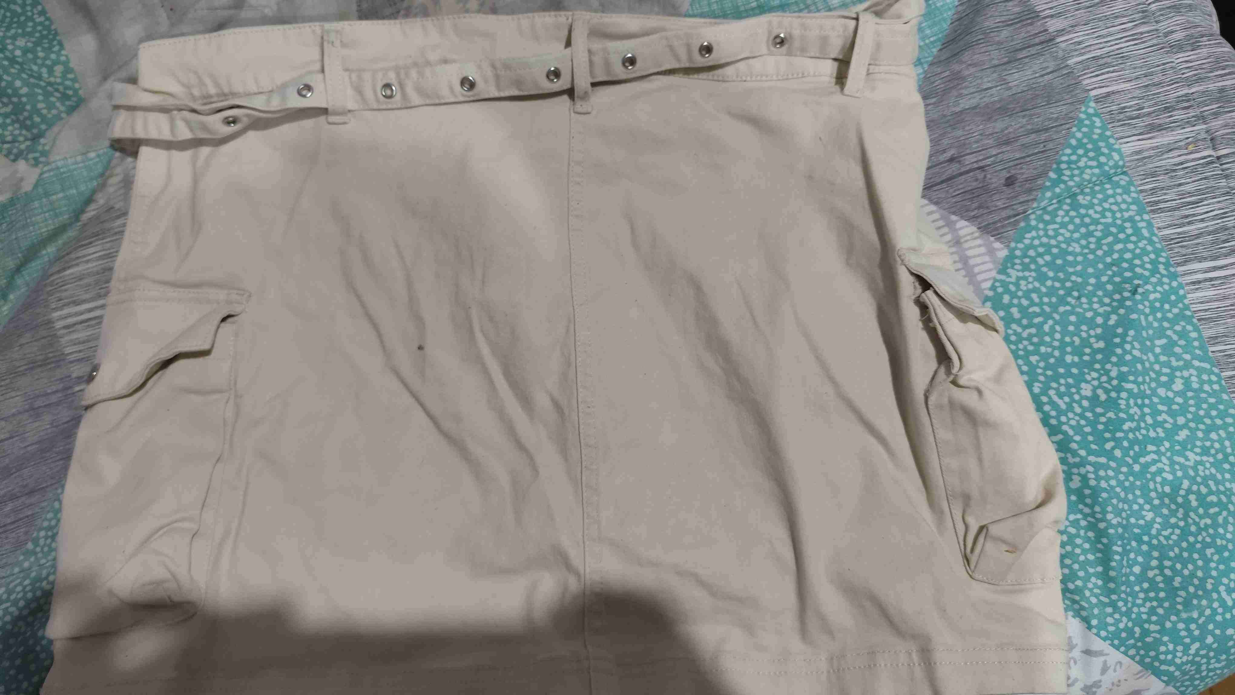 Falda beige con bolsillos - miniatura 4