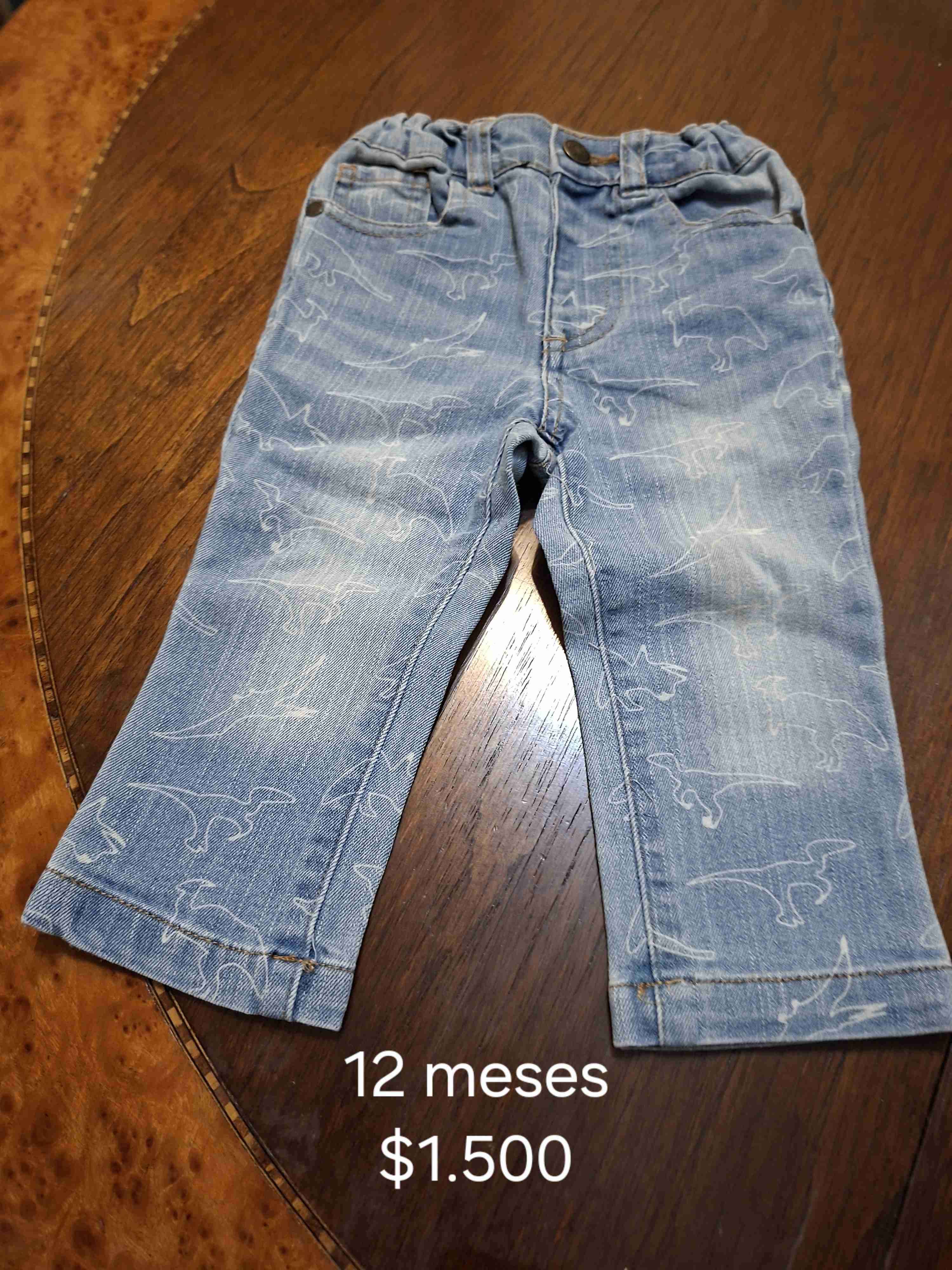 Jeans bebé con estampado dinosaurios