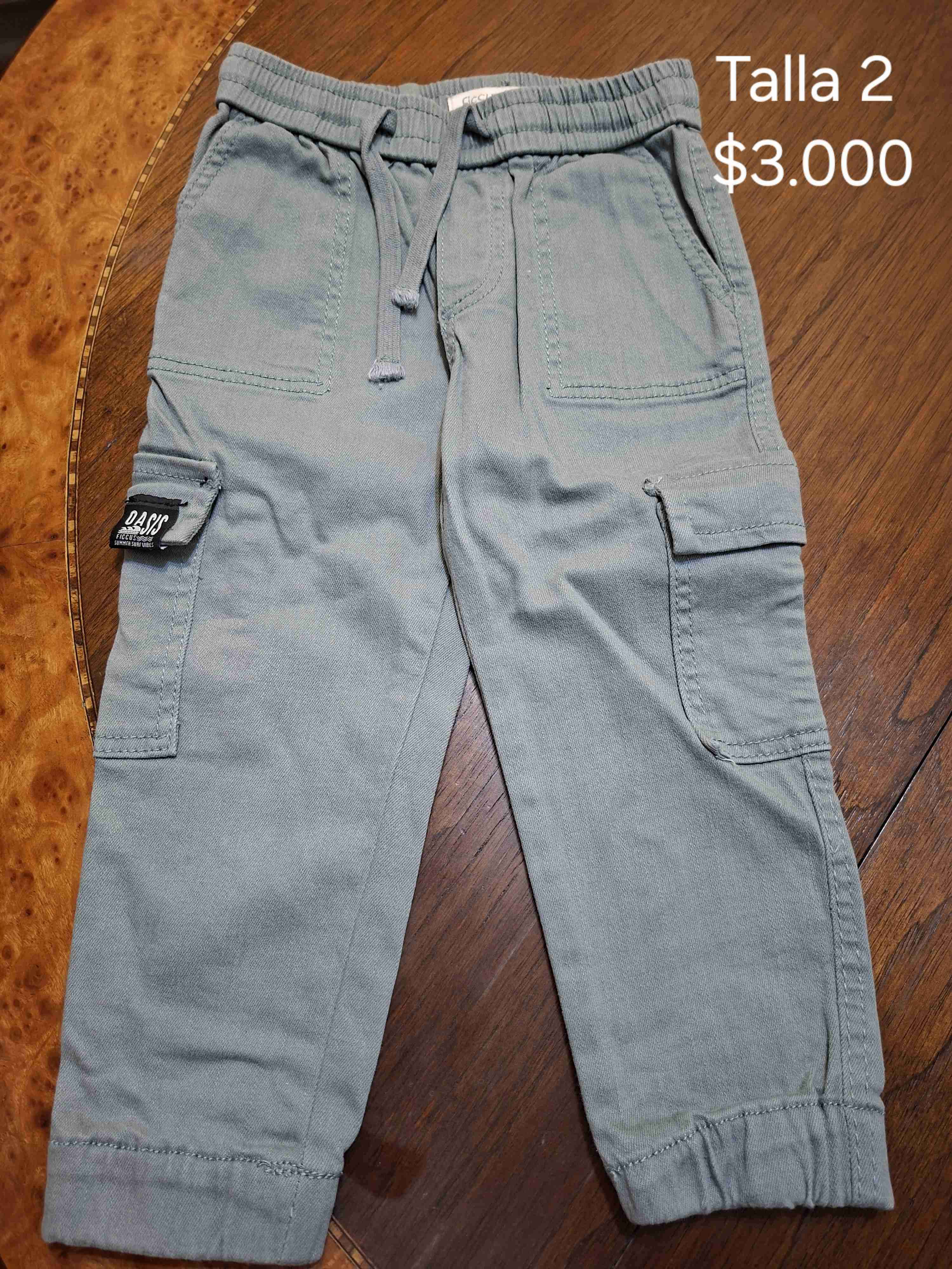 Pantalones verde talla 2