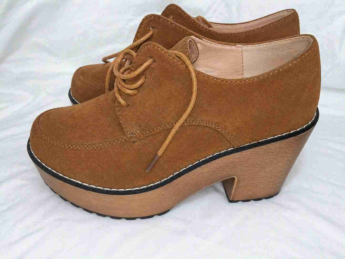 Zapatos de tacón marrón