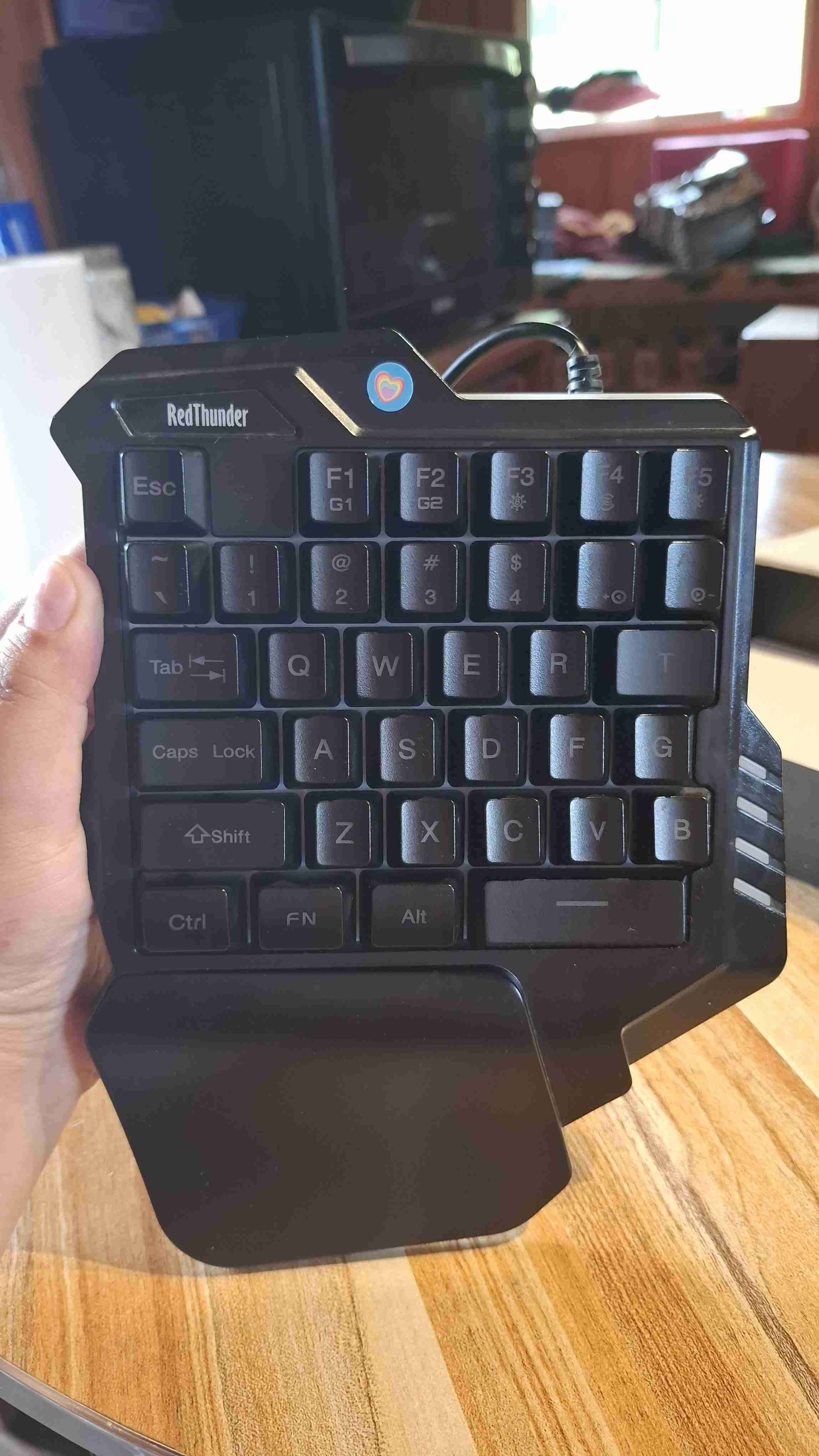 Teclado gaming RGB de una sola mano - miniatura 2