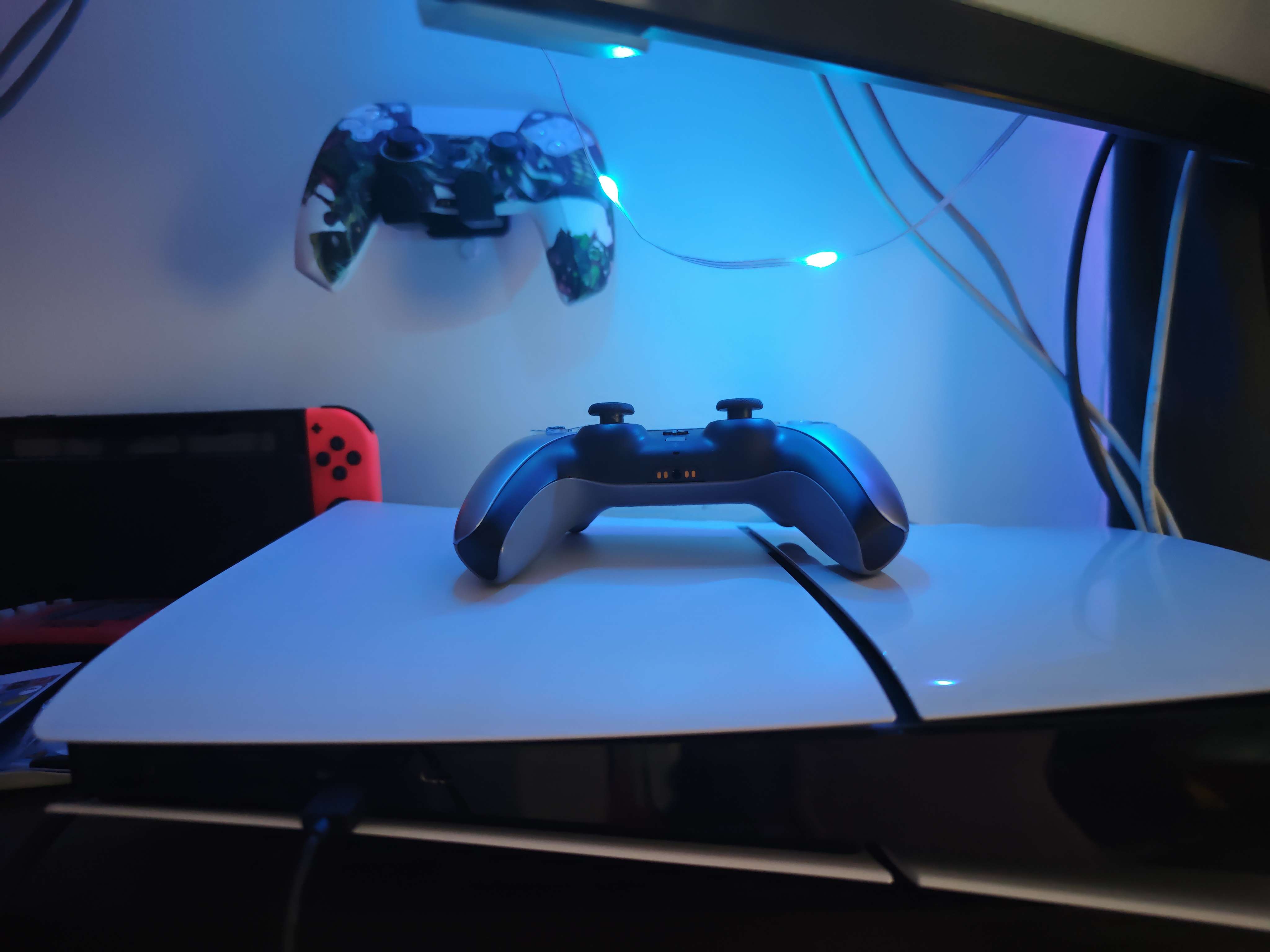 PS5 edición digital + 2 controles + ventilador - miniatura 2